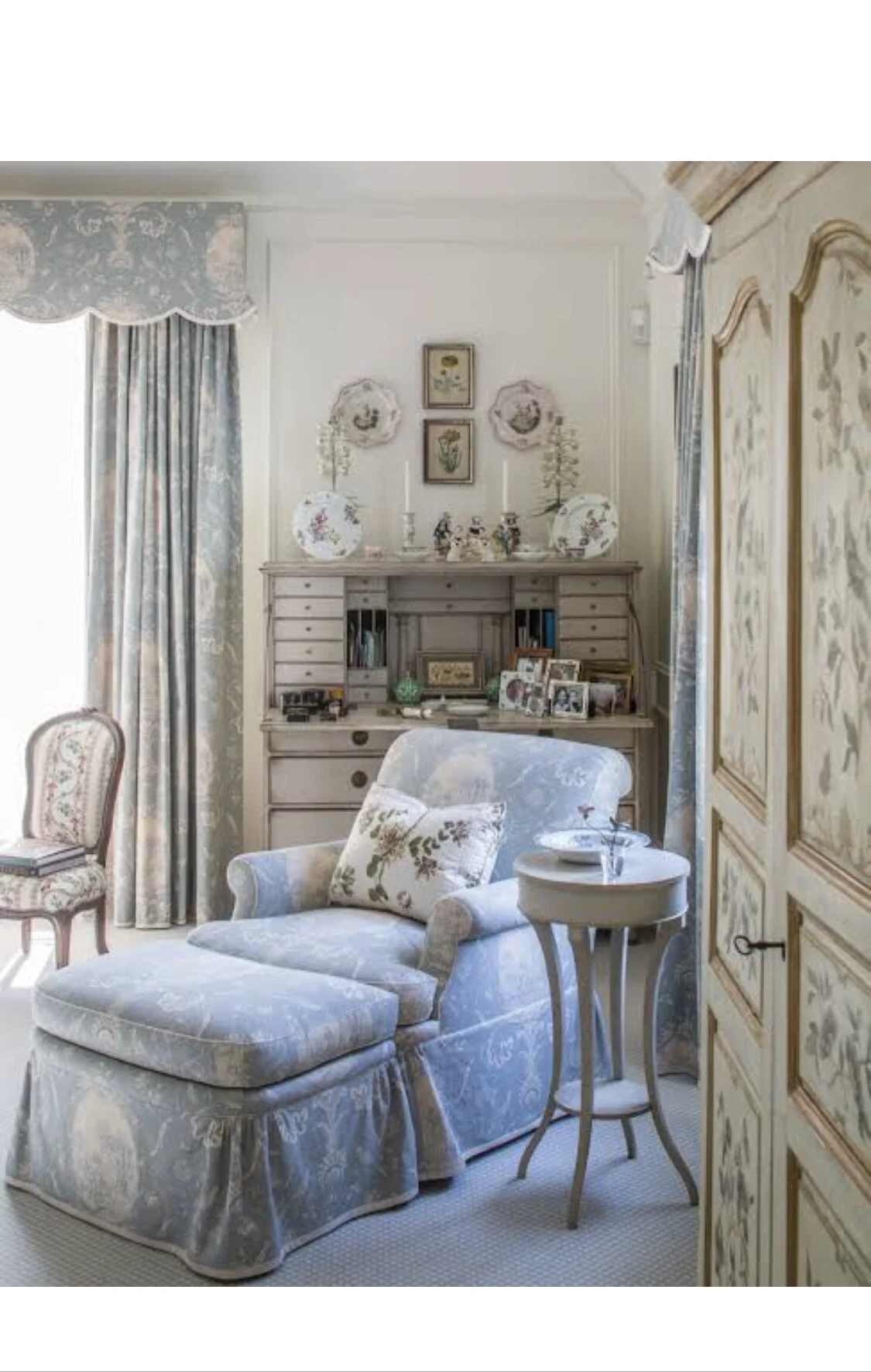 4B2F067E-52B5-4802-84B6-F2834E38D53D