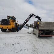 KM Däckservice offers mobile tyre service using Easy Gripper installed on a truck crane