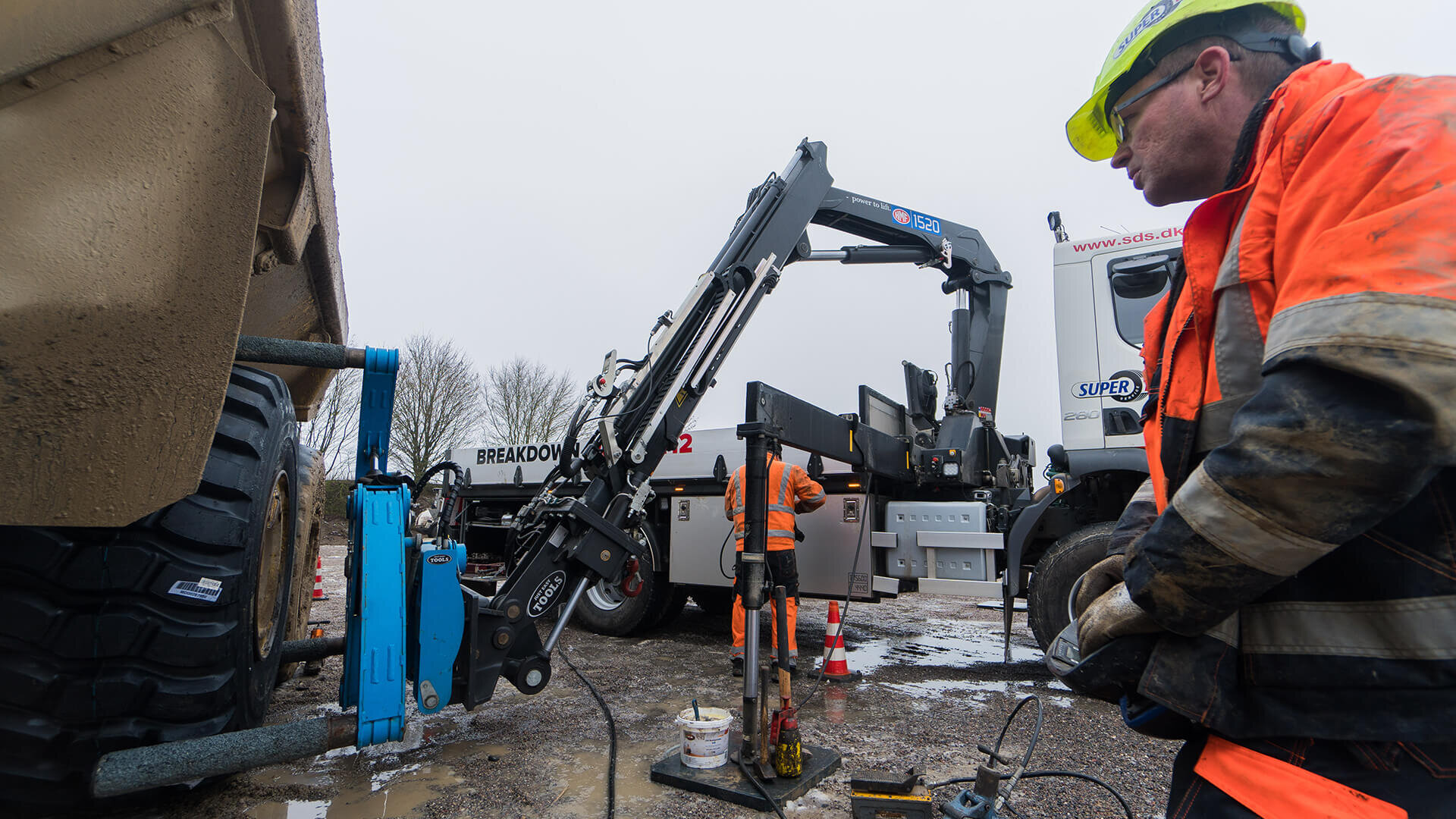 Serviço móvel de pneus com Easy Gripper Crane Module