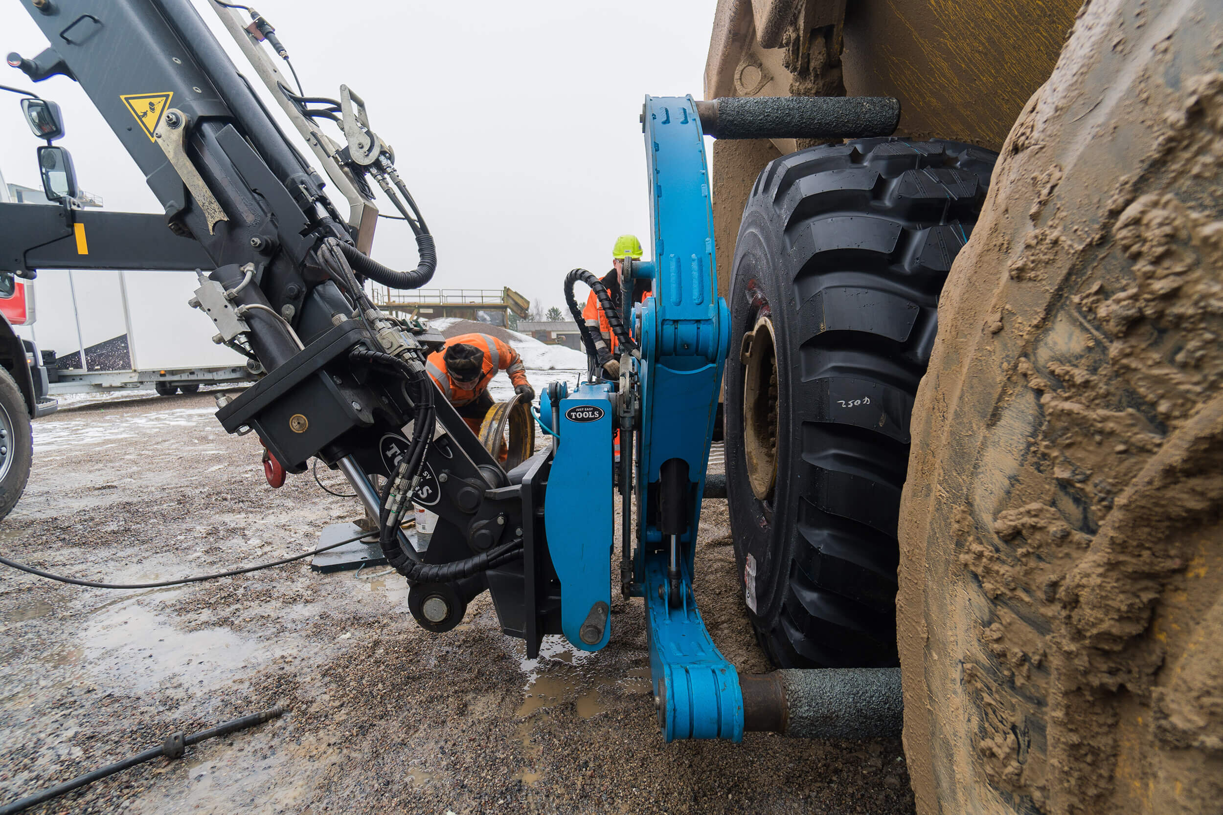 Easy Gripper Crane Module B - Professional tyre handler