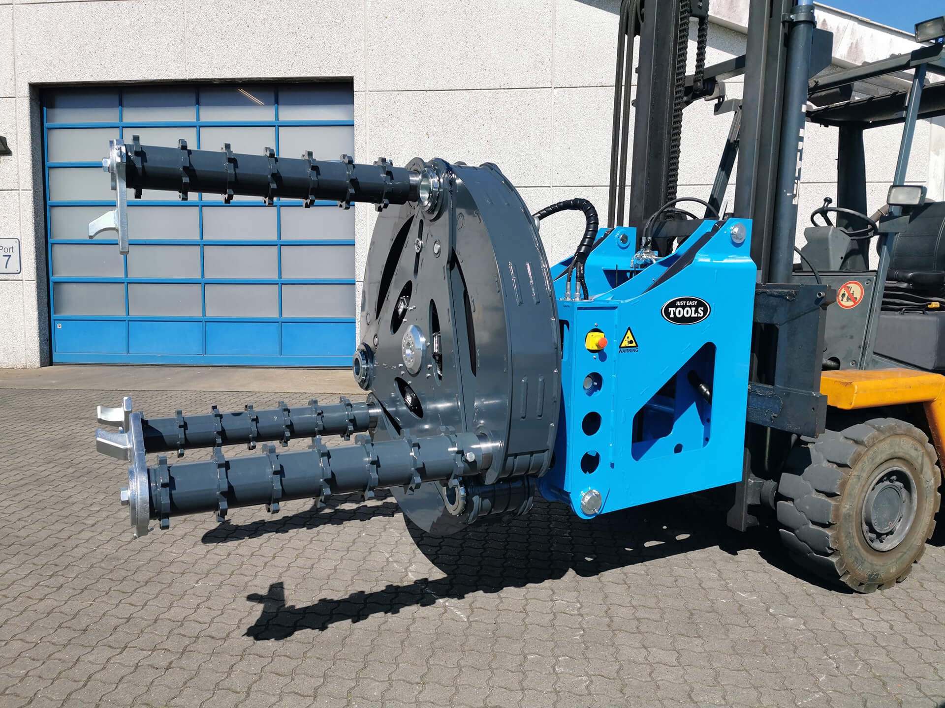 Easy Gripper 2800-3.2T traite les pneus OTR jusqu'à 3,2 tonnes