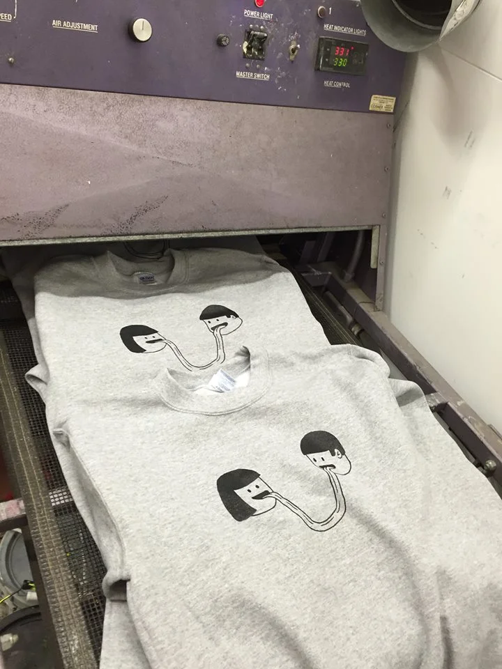 Crewneck langue-1.jpg