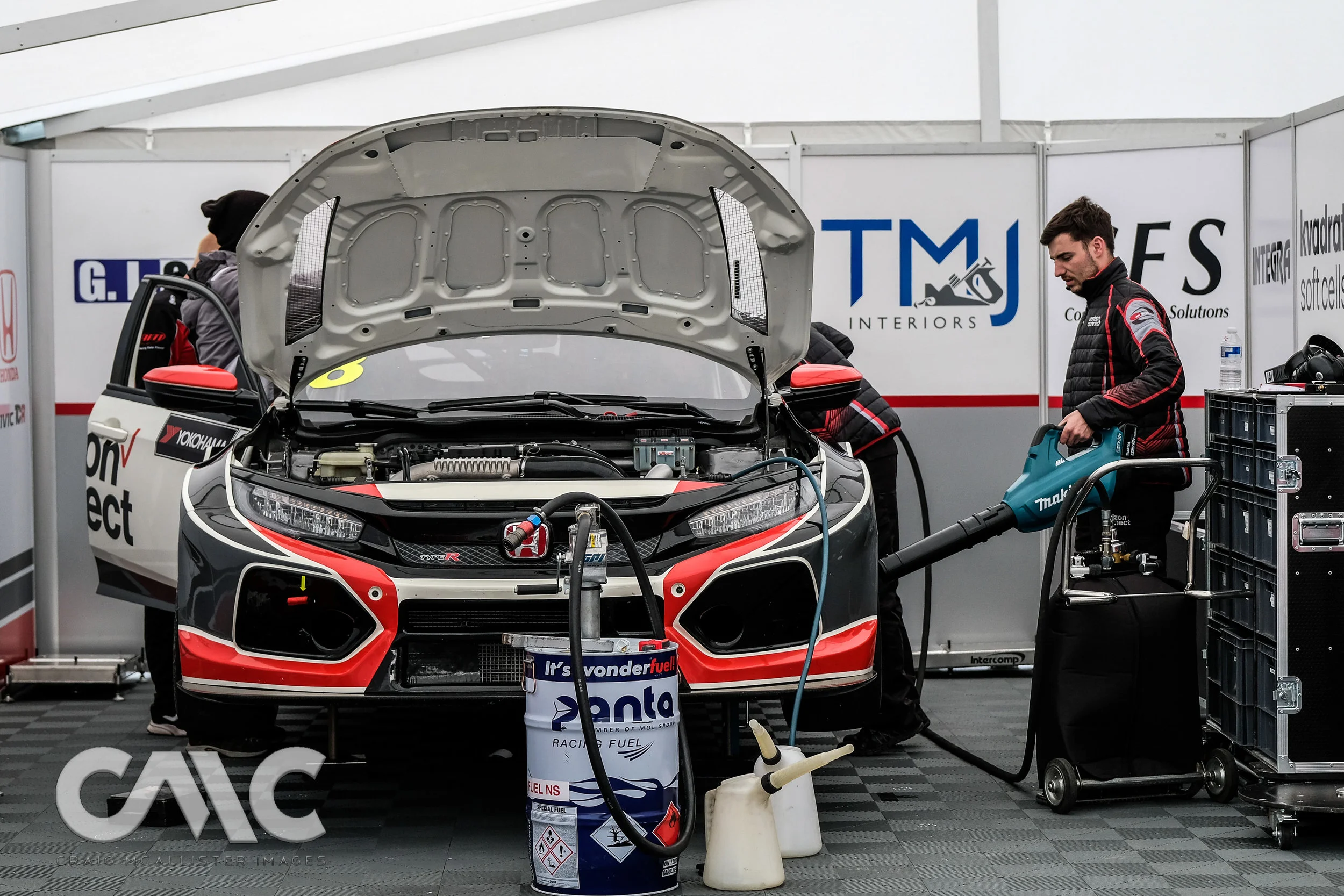 CMC_TCR_UK_Round_2_Knockhill_11MAY18_CM5874.jpg