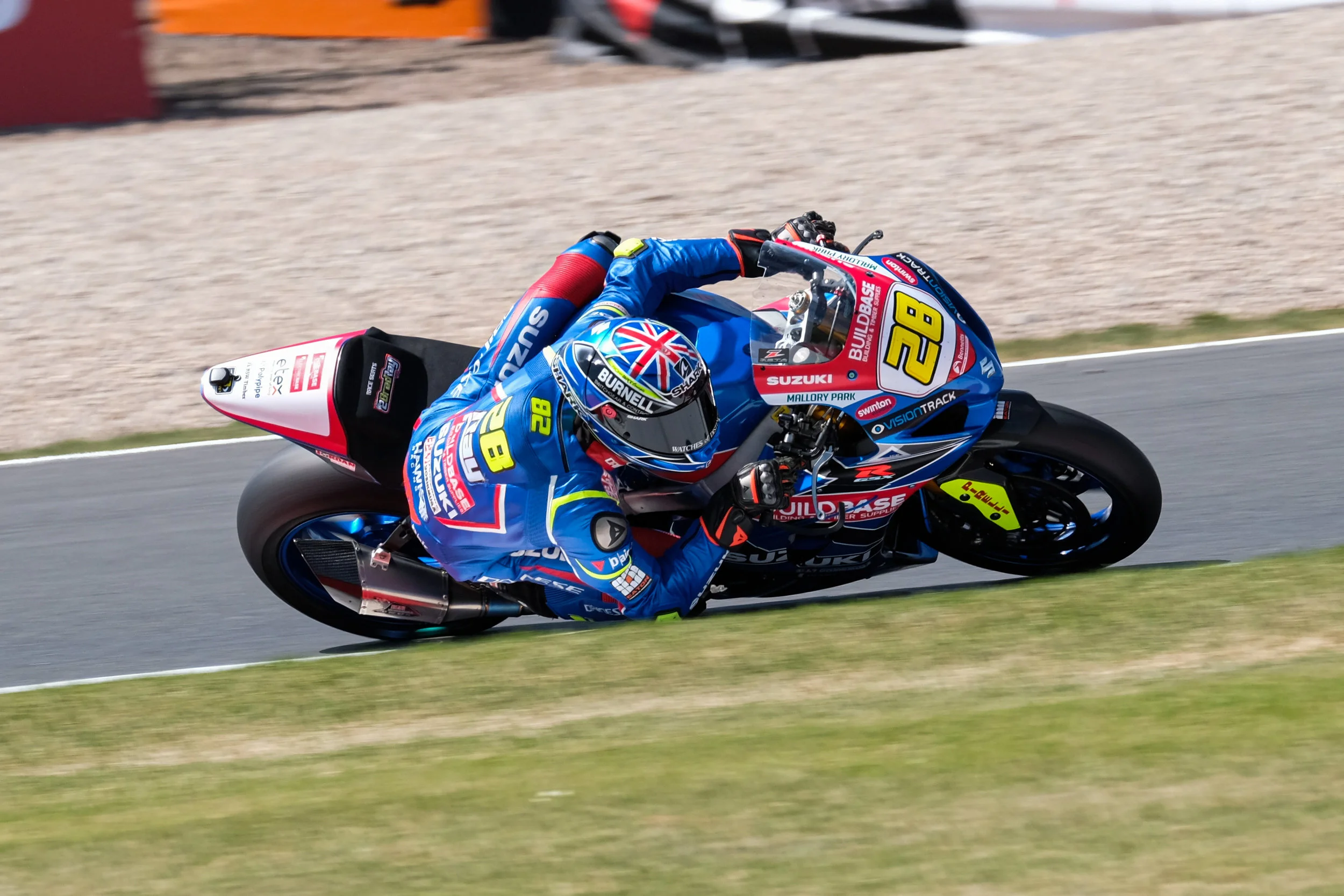 2019_BSB_Round3_Donington_Park_CMC29236.jpg