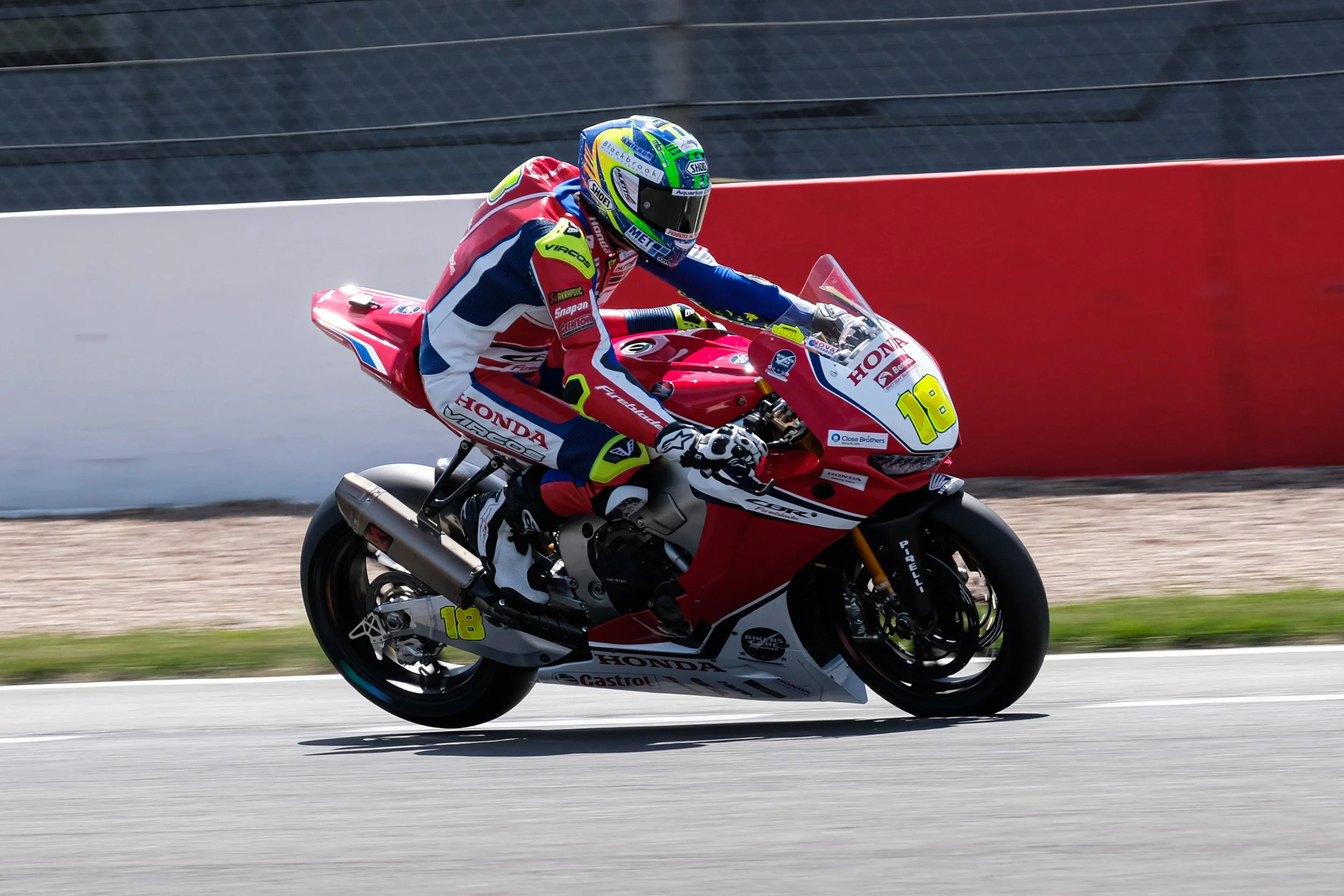 2019_BSB_Round3_Donington_Park_CMC29424.jpg