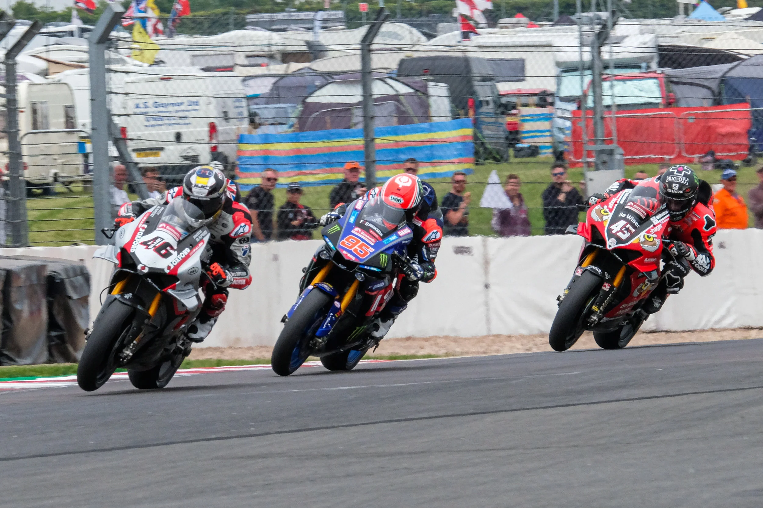 2019_BSB_Round3_Donington_Park_CMC33180.jpg