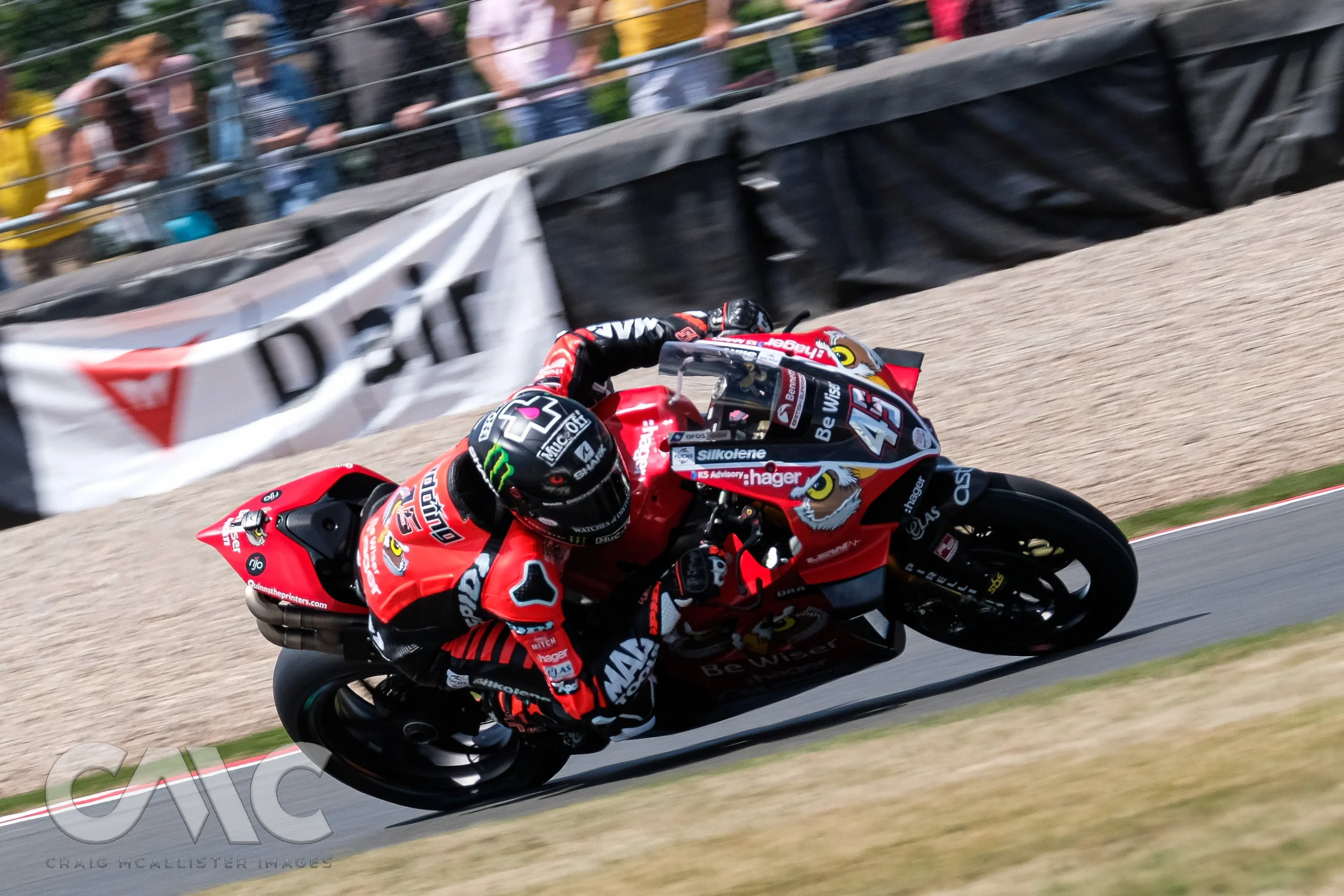 2019_BSB_Round3_Donington_Park_CMC29244.jpg