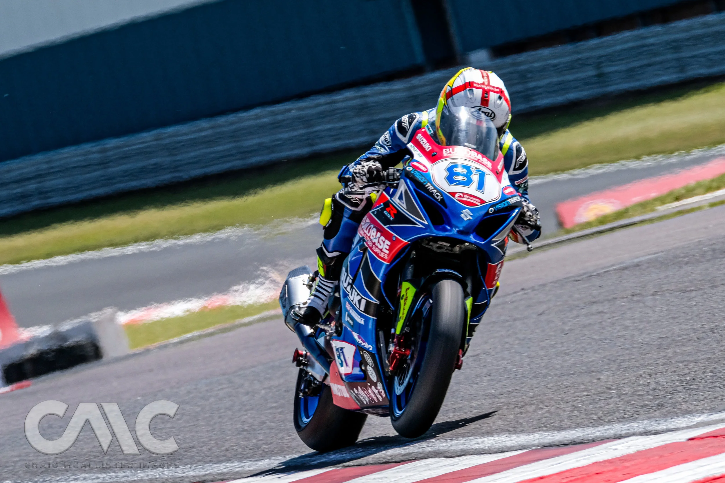 2019_BSB_Round3_Donington_Park_CMC29626.jpg