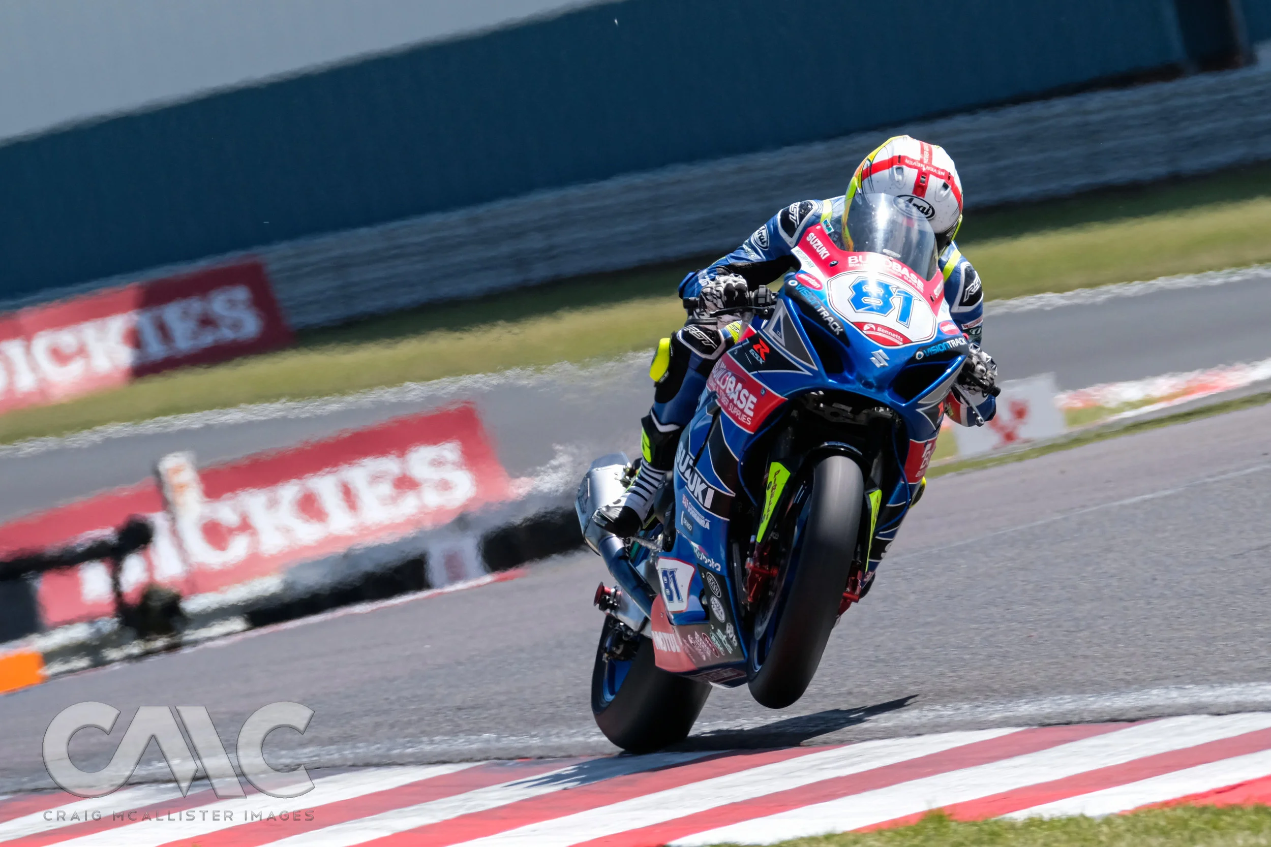 2019_BSB_Round3_Donington_Park_CMC29650.jpg