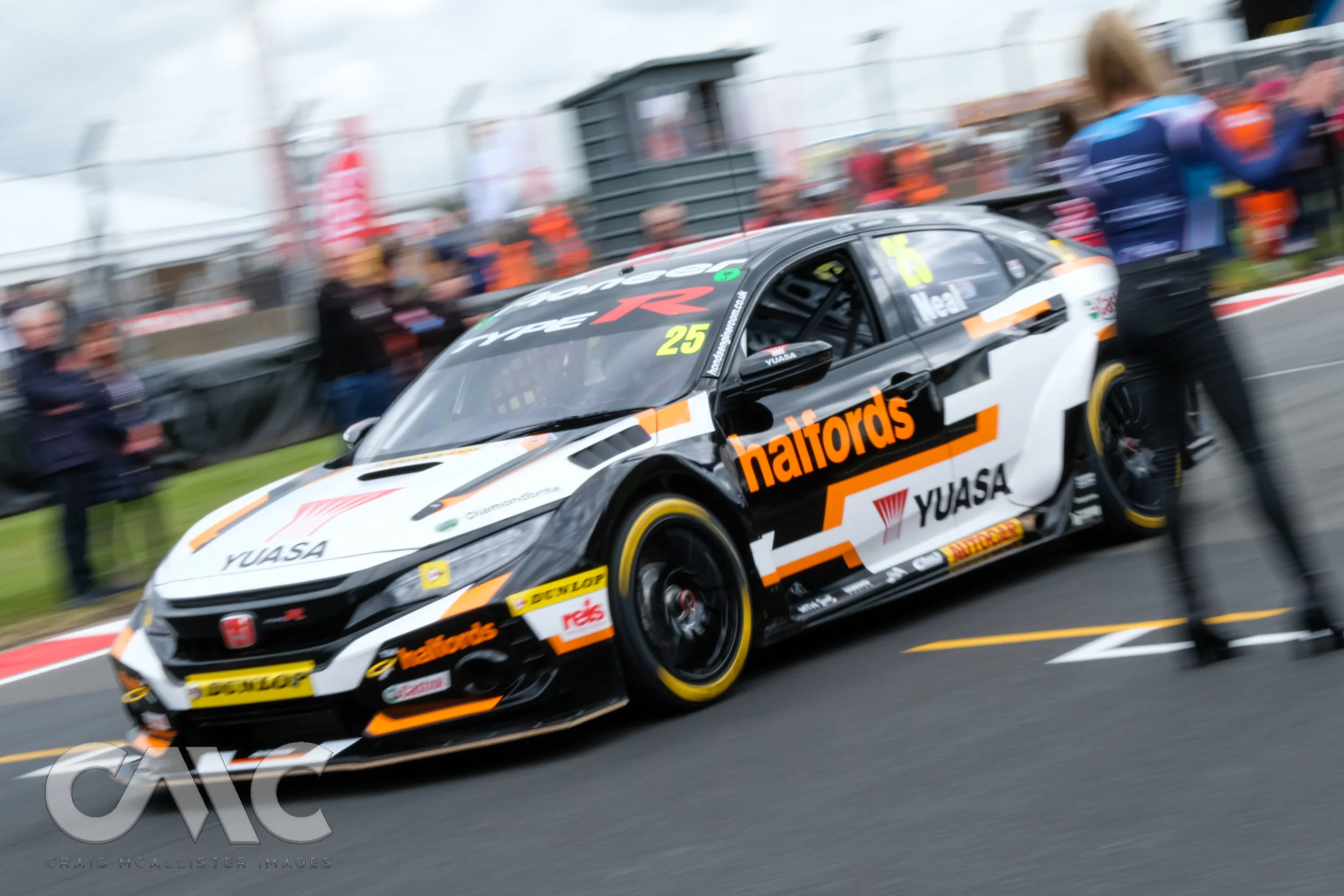 2019_BTCC_Donington_Park_R2_CMC16636.jpg