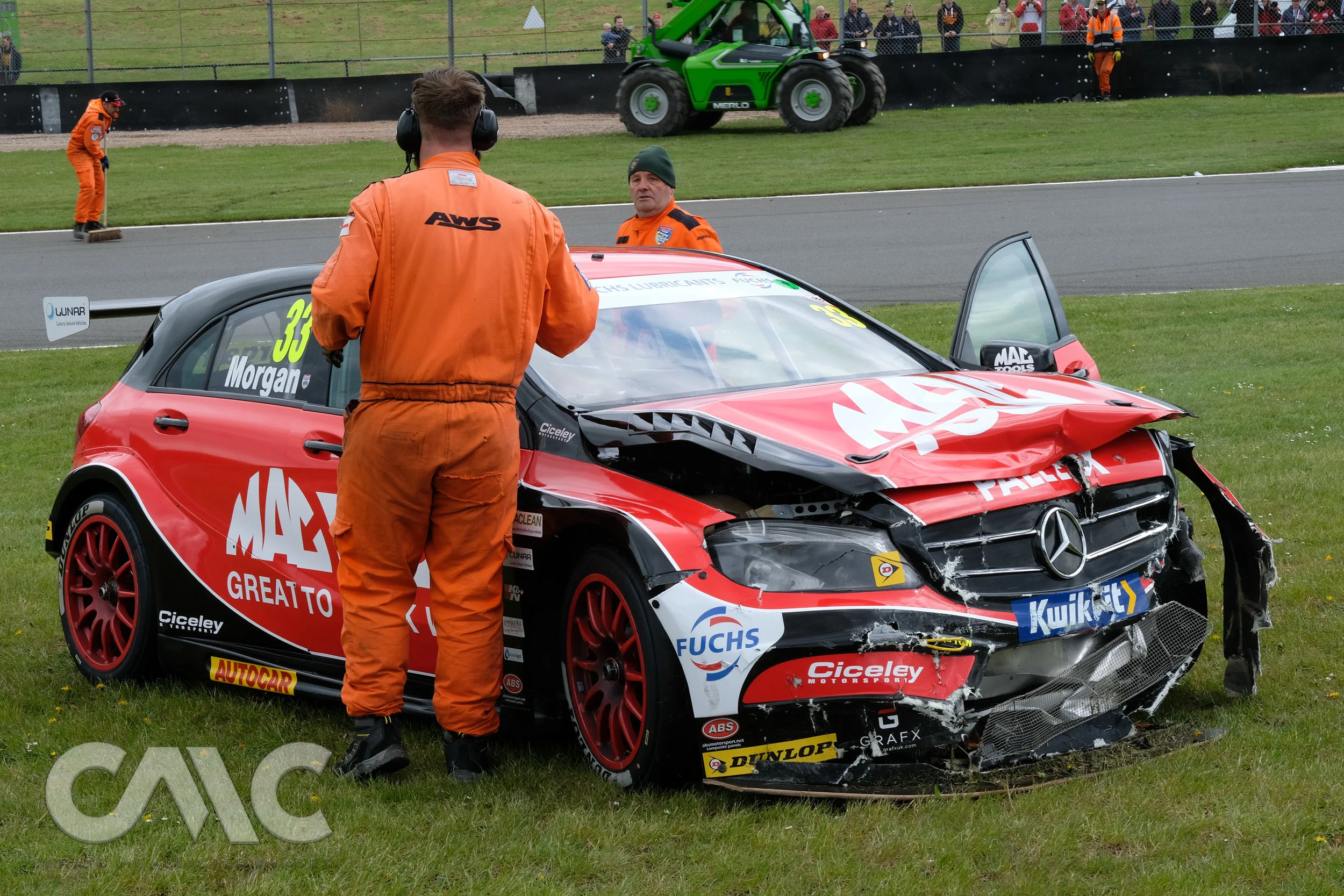 2019_BTCC_Donington_Park_R2_CMC16757.jpg