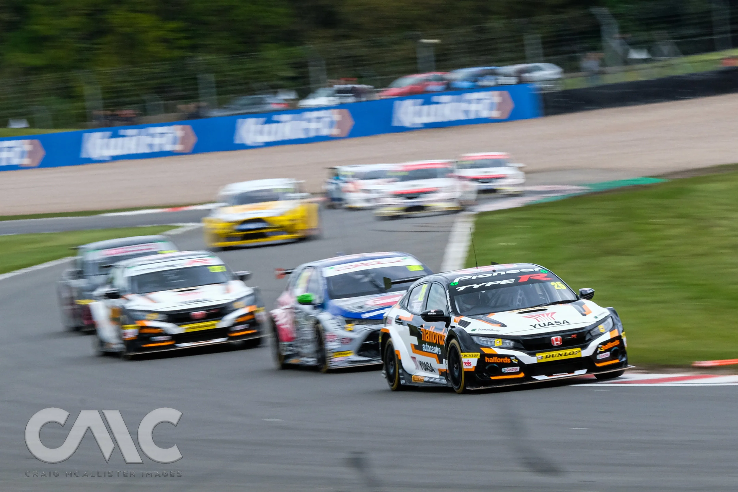 2019_BTCC_Donington_Park_R2_CMC16919.jpg