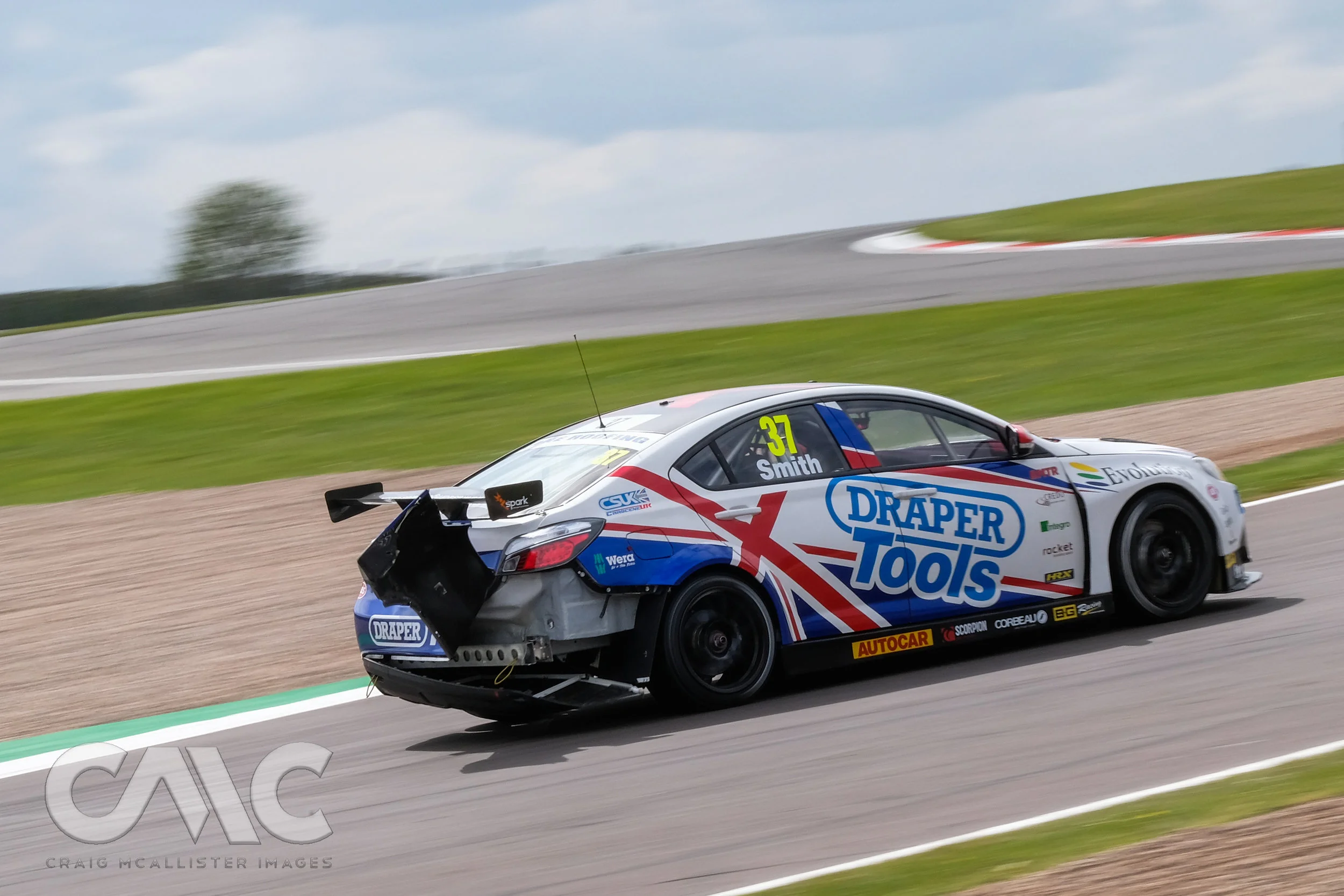 2019_BTCC_Donington_Park_R2_CMC17770.jpg