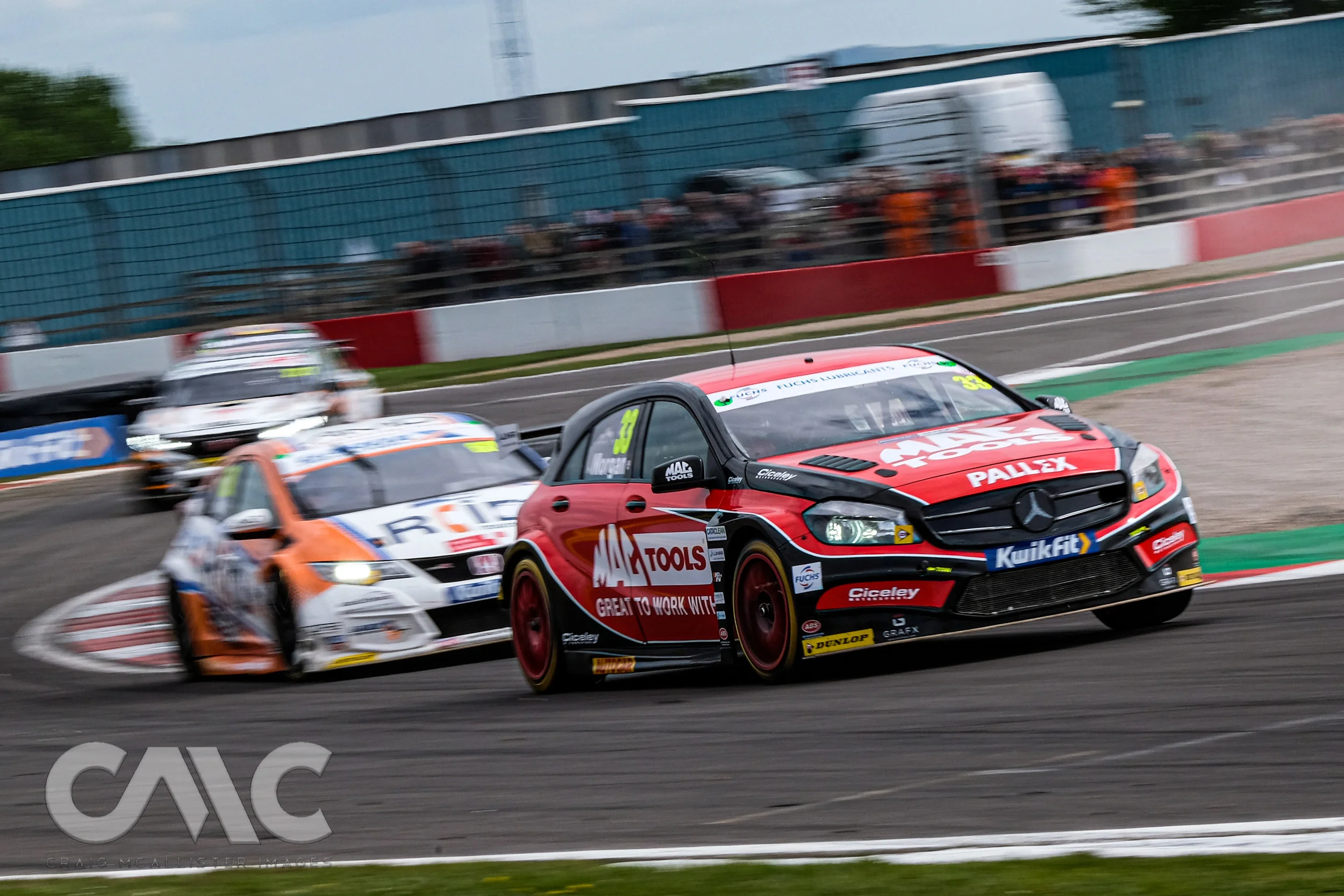 2019_BTCC_Donington_Park_R2_CMC17961.jpg