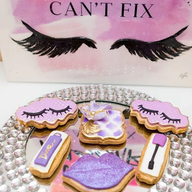 How cute are these cookies! #RoyalBashEvents #RoyalbashEventsNyc #Nyceventplanners #ChloeandKimmy #Cookies #lashes #mascara #lips #lipstick #Birthdays #Weddings #KidsParties #PrivateEvent #BabyShowers