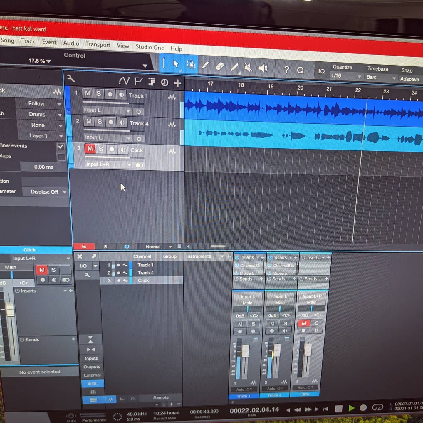 Getting to grips with Studio One 4 today trying out a new DAW. So far so good, very responsive, simple set up, uncluttered. 
#daw #studioone #studioone4 #musicrecording #femaleengineer #femalesongwriter #femalemusician #dreampop #indiefolk #experimen