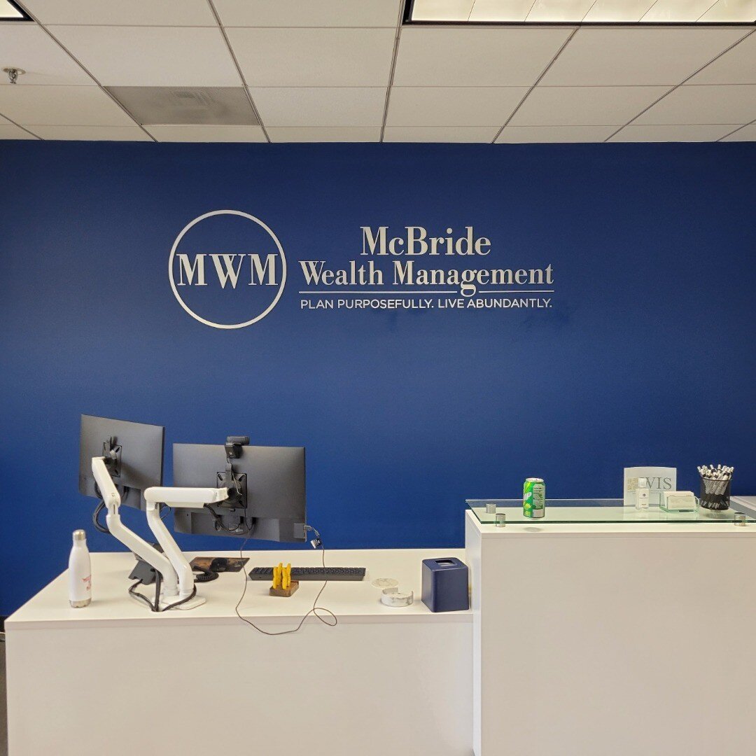 1/4&quot; thick brushed satin silver aluminum metal letters and logo pin-mounted to interior office painted drywall. #interiors #officeinteriors #corporateinteriors #interiordesign #commercialdesign #commercialinteriordesign #lobbydesign #officedesig
