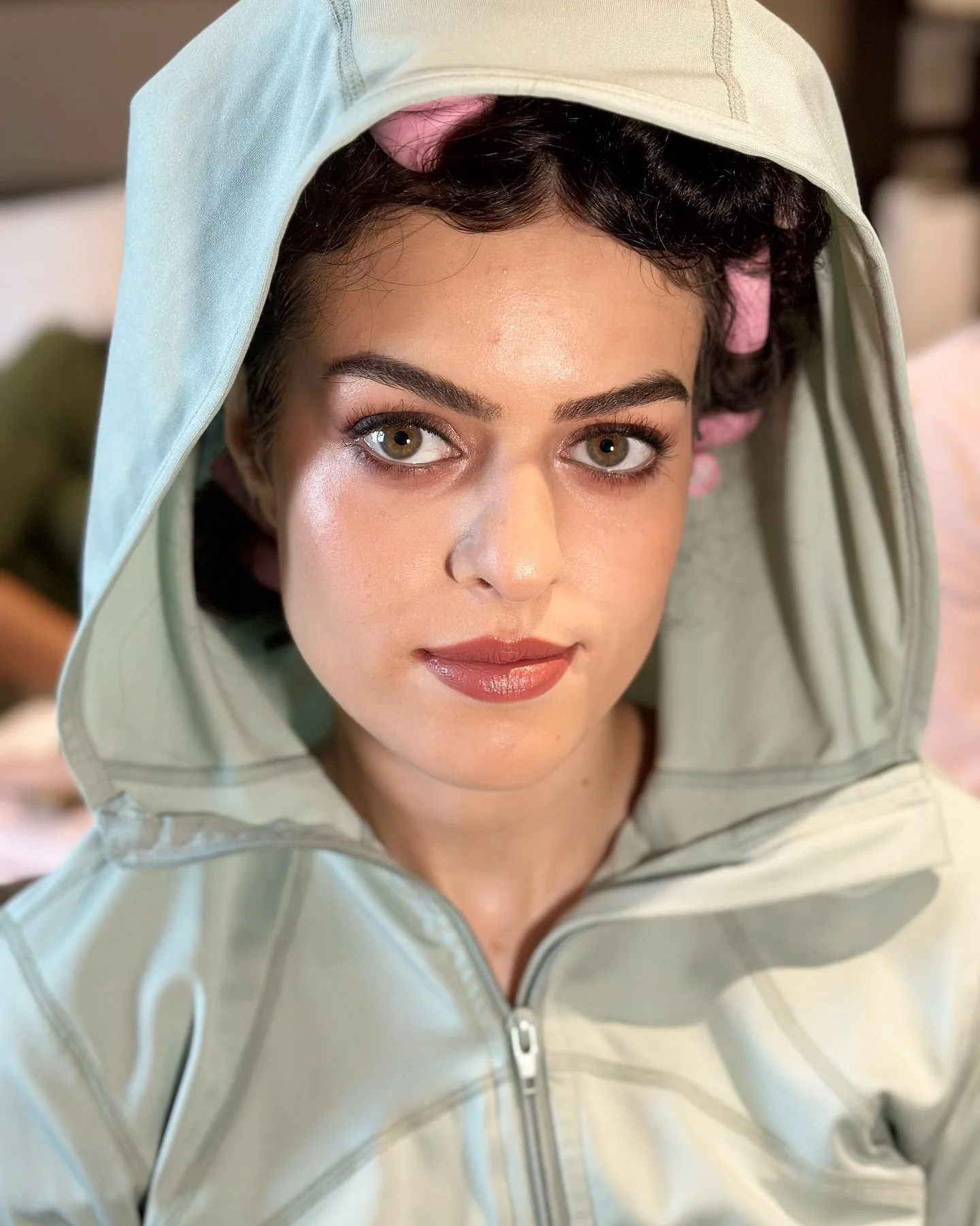 Asma 👰🏻
.
.
.
Makeup style:  radiant skin with rose hues on the eyes, lips and cheeks.
#modernbride #bridalmakeupartist #newbride #weddingmakeupartist #londonbrides #倫敦化妝師