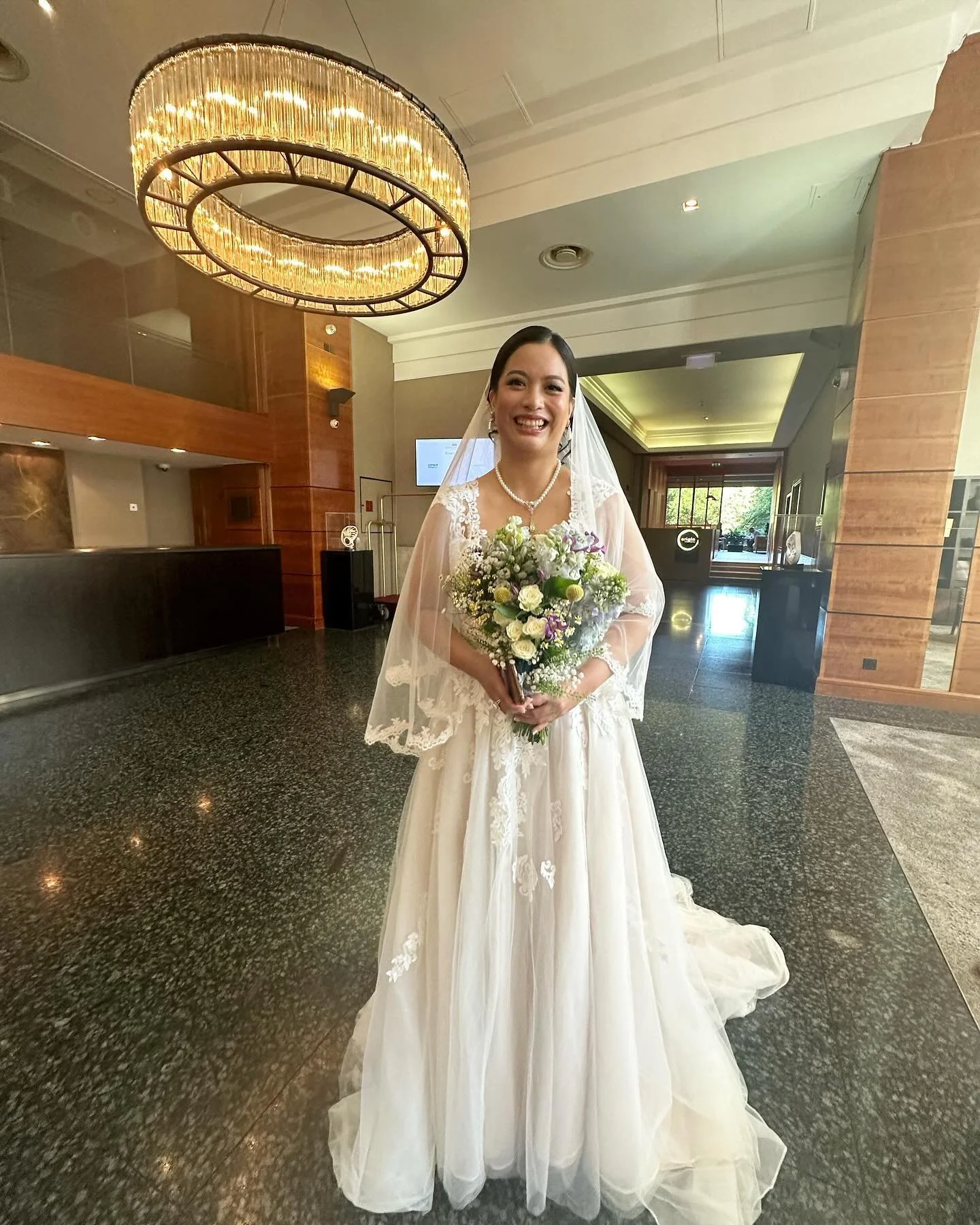 @iamemilysoria before the wedding ceremony!! ✨
.
.
.
#londonbride #bridalmakeup #bridalhairstyle #hotelwedding #weddingday #bride #bridetobe #asianbride #hmua #weddingmakeupartist