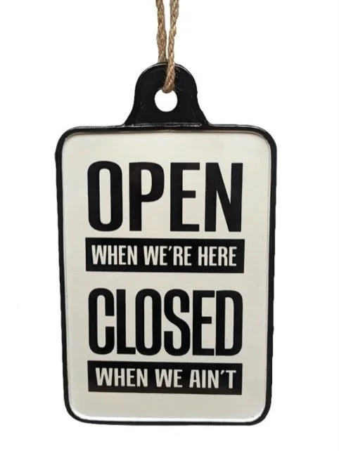 Montuna&rsquo;s clinic is officially closed because my shoulder refuses to cooperate with the kind of care we provide. 😅

On a serious note: frozen shoulder is very real, especially after 40 and around perimenopause. If you&rsquo;ve never heard of i
