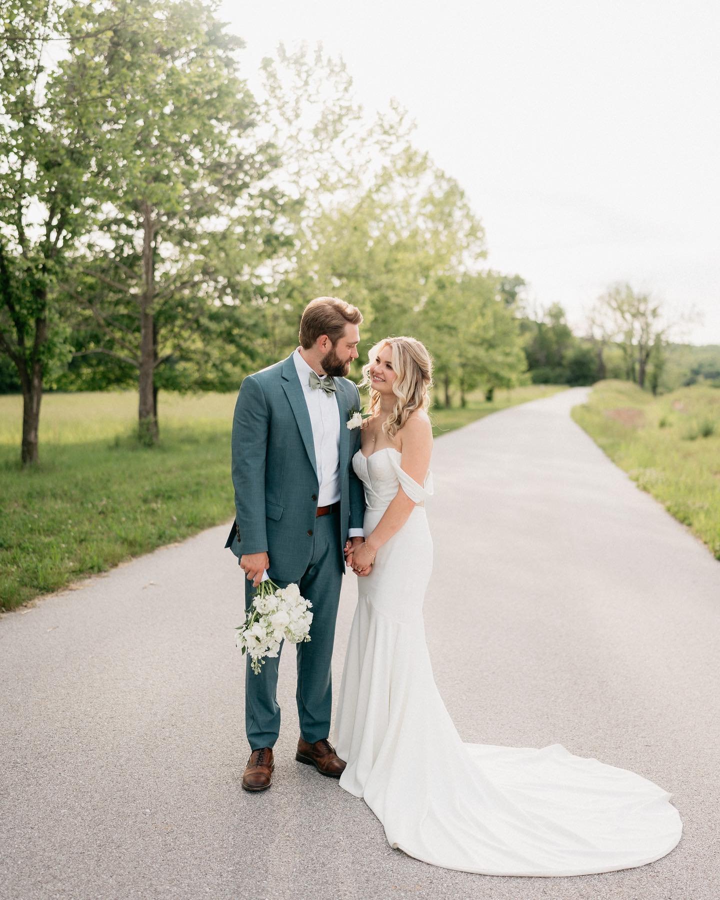 Tent weddings on private land will always be a favorite of mine! Ian and Sydney had a small, elegant wedding with their closest friends and family. Plus they had a great team of vendors who brought their amazing vision to life!

Planning and design -