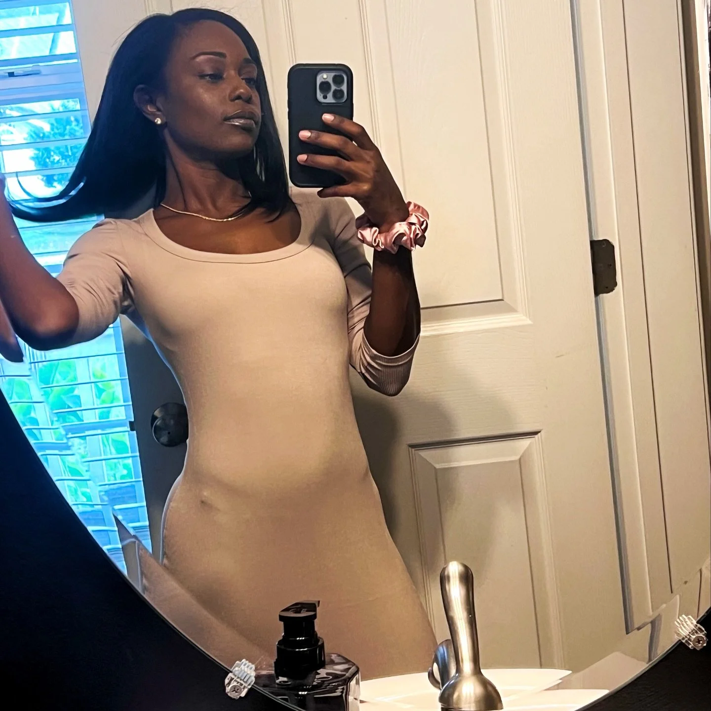 hiiii babes ♡

quick likkle mirror moment before I get into my day! 

may have had TOO MUCH fun last night. jk cuz that&rsquo;s def not a thing lololol

Anyways today&rsquo;s vibe is relaxed but ofc Virgo moon needs to work, so I&rsquo;ll be (finally