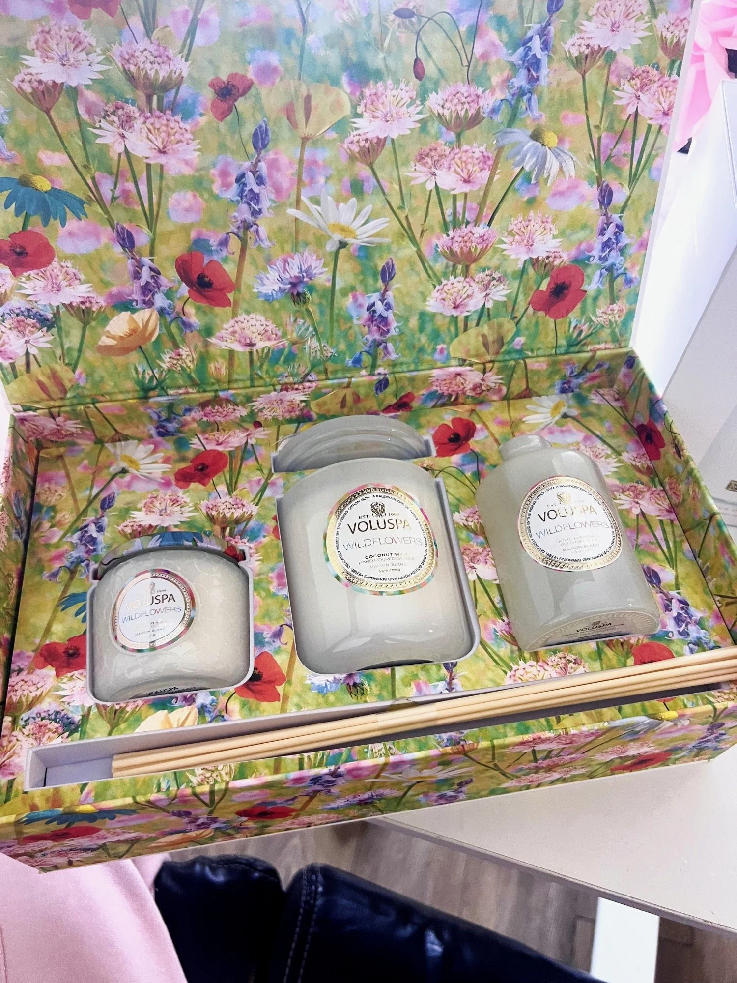 Floral Voluspa candle trio box