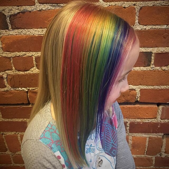 Edith did this amazing rainbow today! 🌈 &bull;
&bull;
#rainbowhair #h2osalon #urbanasalon #urbanastylist #rainbowcolor