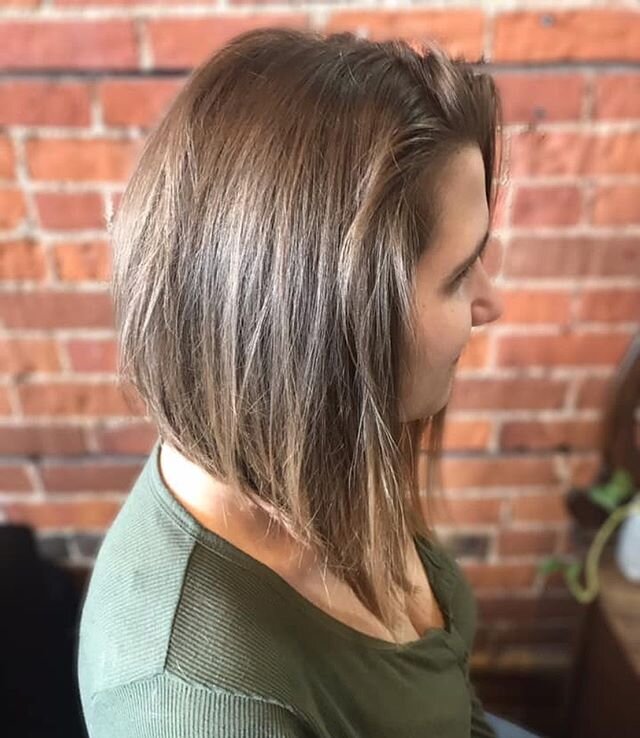 Good hair days make me feel like I can rule the world, how about you? 🦸&zwj;♀️
.
.
What a transformation! A weight lifted off her shoulders, literally! 
#h2osalonurbana #urbanasalon #urbanastylist #urbanastylists #bigchop #haircut #bobhaircut