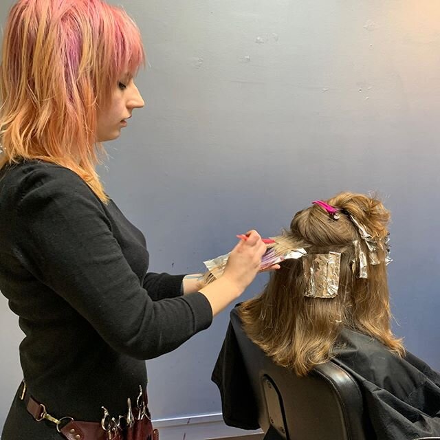 You&rsquo;re the highlight of my life! 🌟⁣
⁣
 Oh how I miss doing some foils. Make sure you guys are taking care of your color! ⁣
⁣
Eufora&rsquo;s Color Revive will make sure you keep that color that you love so much! ⁣❤️
⁣
#h2osalonurbana #urbanasal