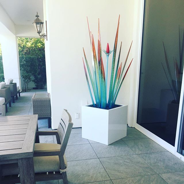 &ldquo;Agave!&rdquo; Palm Springs installation!🌞🔥🌴 #jessekellyglass #codagallery #interiordesign #contemporaryart #glass #glassdesign #palmsprings  #california  #pop #luxurylifestyle #sunshine
