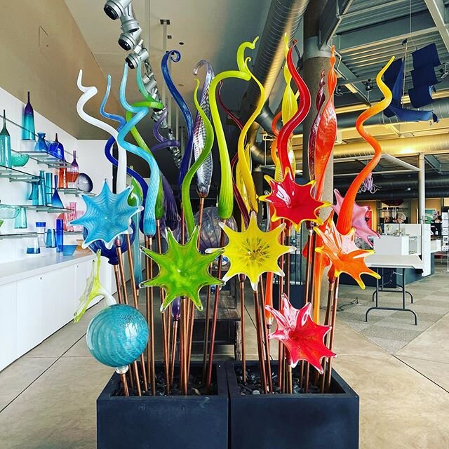 Jessekellyglass early spring and St. Patty&rsquo;s Day sale!! Tomorrow Sat. March 7th!🌸🍀🌷🔥. 10am to 3pm 
10101 Aurora ave. North Seattle 98133. Come by and have fun!😎#glass #st.pattysday #art #flowers #fun #life