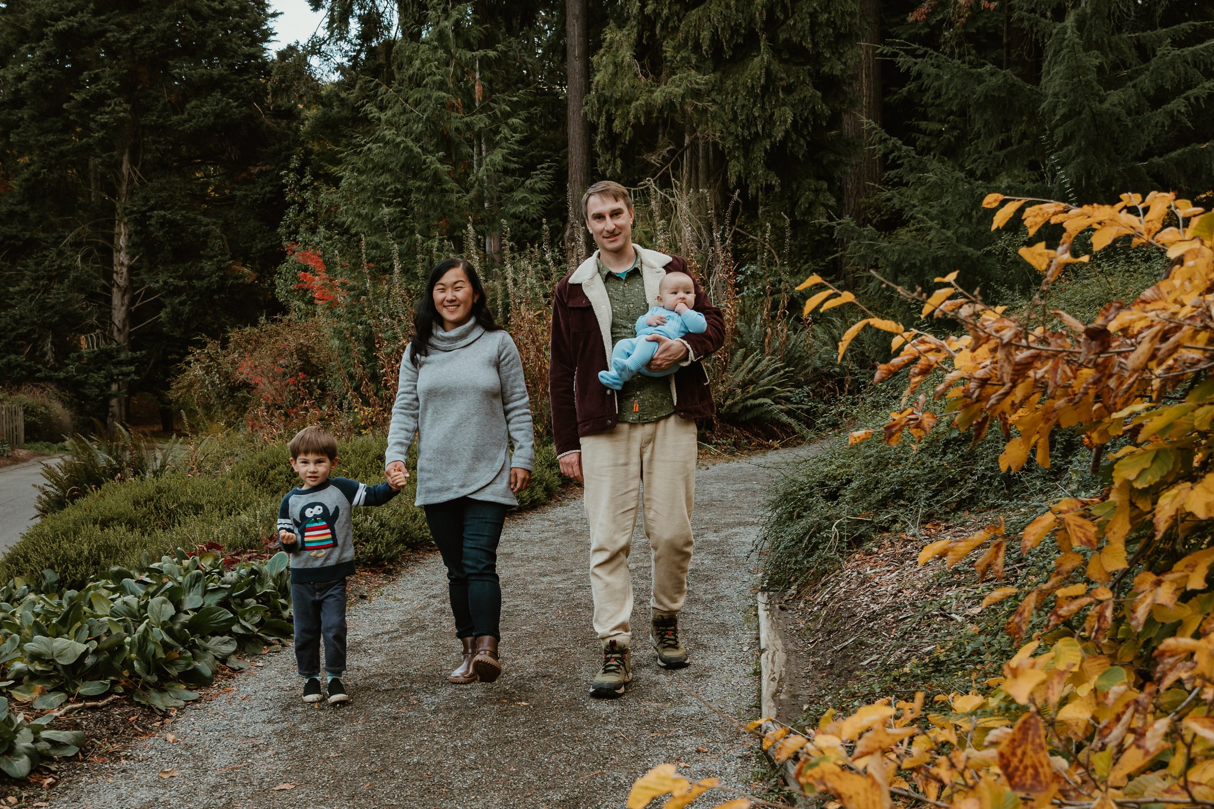 family travel vloggers and bloggers in Seattle Pacific Northwest