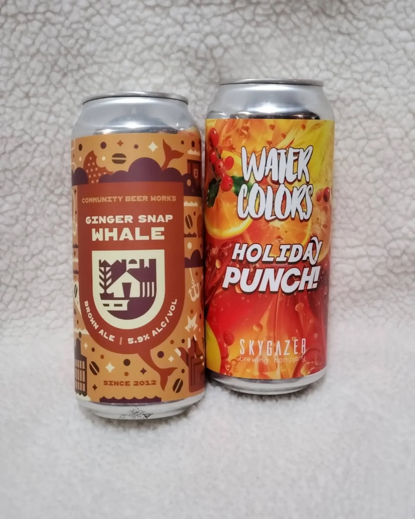 Couple of new seasonals! Both are wintery versions of year round offerings❄️ Community Beer Works Ginger Snap Whale brown ale on the left, and Skygazer Water Colors Holiday Punch sour ale on the right.

#gingersnap #winterbeer #wintersour #brownale #