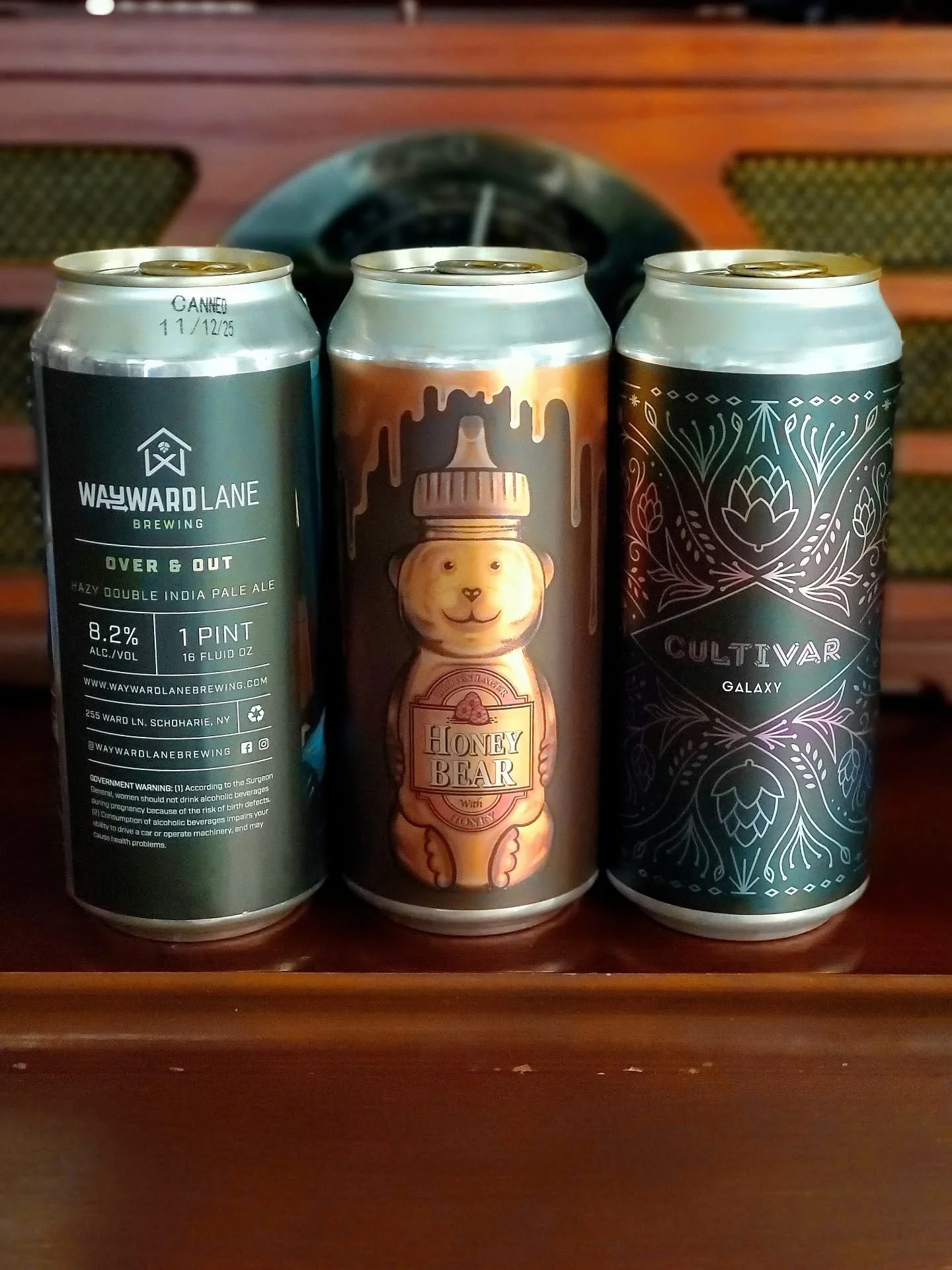 Just in from Wayward Lane:

&bull;Over &amp; Out - 8.2% hazy double IPA
&bull;Honey Bear - 5.4% oak aged honey brown lager
&bull;Cultivar Galaxy - 7.8% galaxy hopped double IPA

#dipa #galaxyhops #honeybrownlager #waywardlane