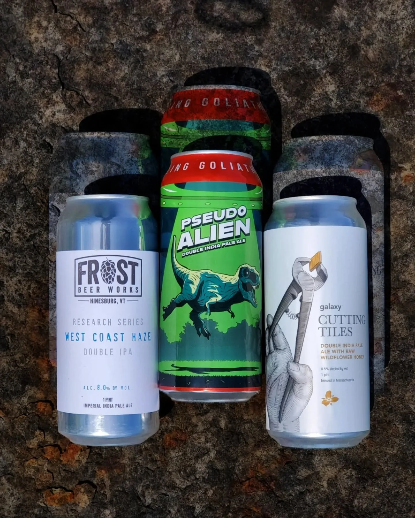 Three double IPAs here! Frost's research series West Coast Haze DIPA, Toppling Goliath x Tired Hands Pseudo Alien DIPA, and Trillium Galaxy Cutting Tiles DIPA with honey🍺🍺🍺

#dipa #westcoastipa #westcoastdipa #honeyipa
