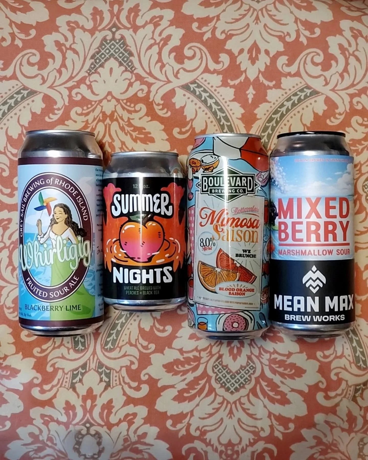 🍑🍊🫐🍓 Four new fruited ales! Grey Sail Whirligig blackberry lime sour, Central Water Summer Nights wheat ale with peaches and black tea, Boulevard Bottomless Mimosa saison with blood orange, and Mean Max Mixed Berry marshmallow sour. Yum!

#fruite