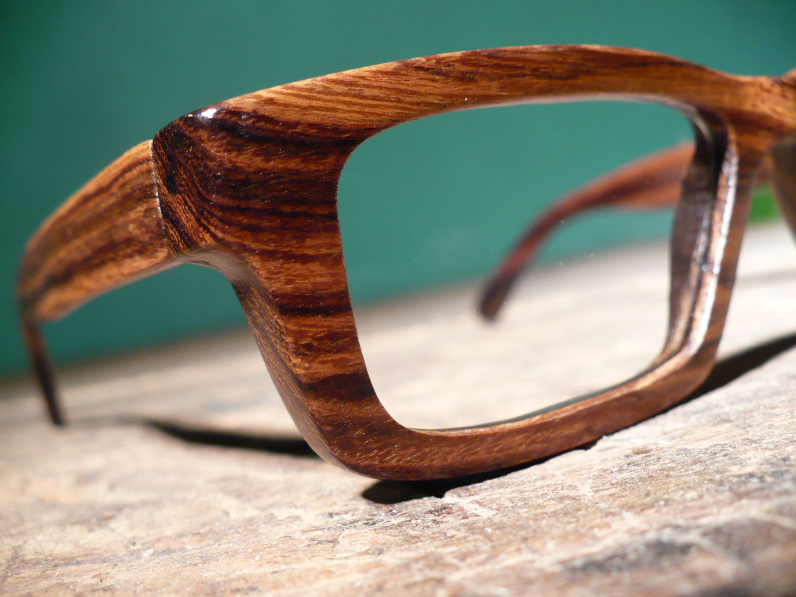custom-wooden-eyewear.jpg