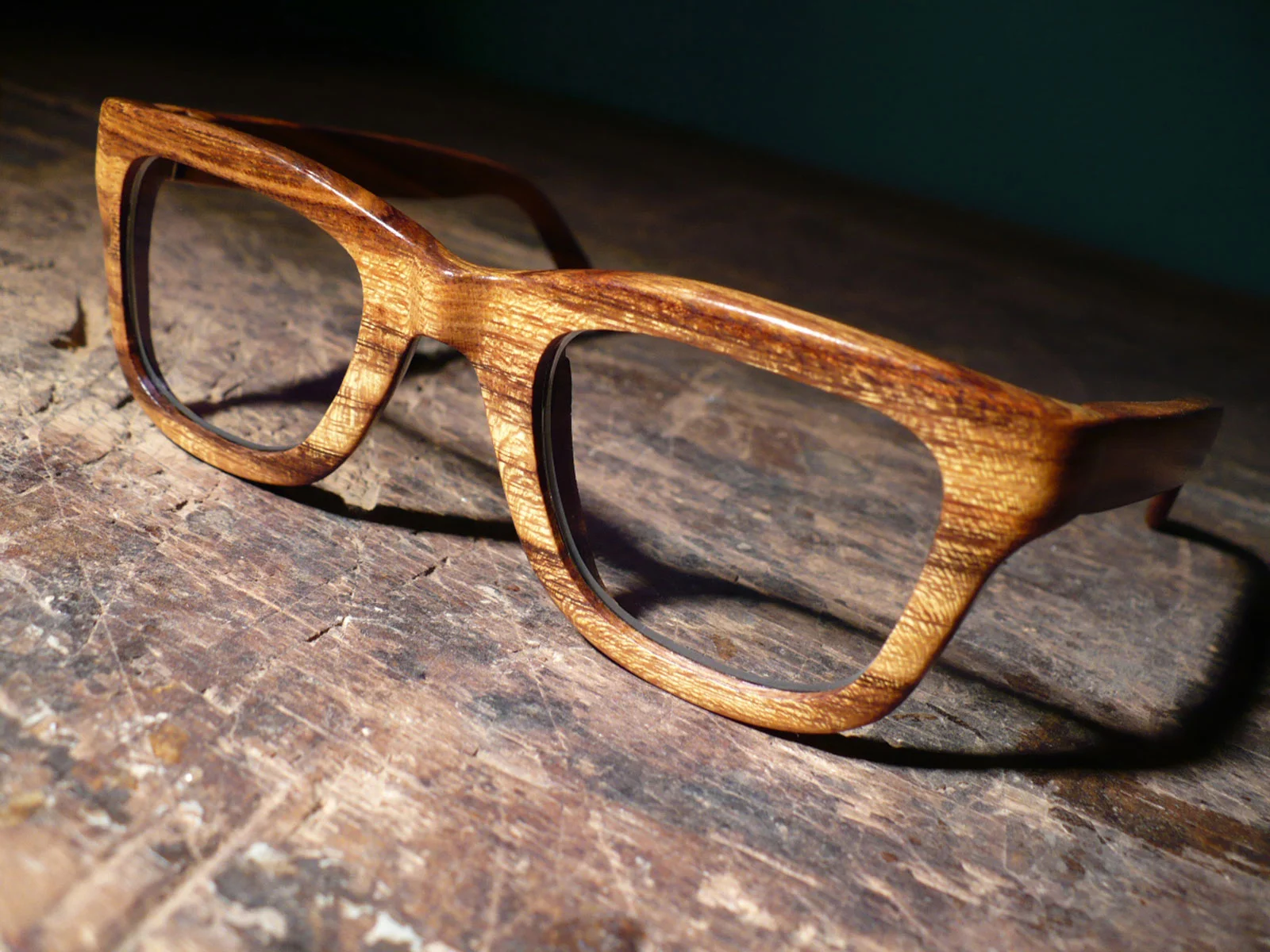 handmade-eyewear.jpg