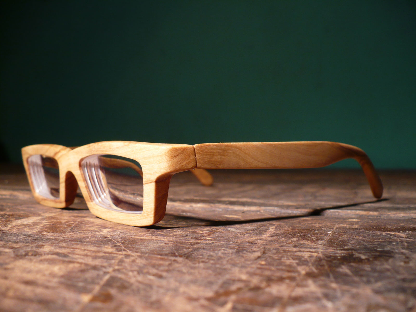 fashion-handmade-glasses.jpg