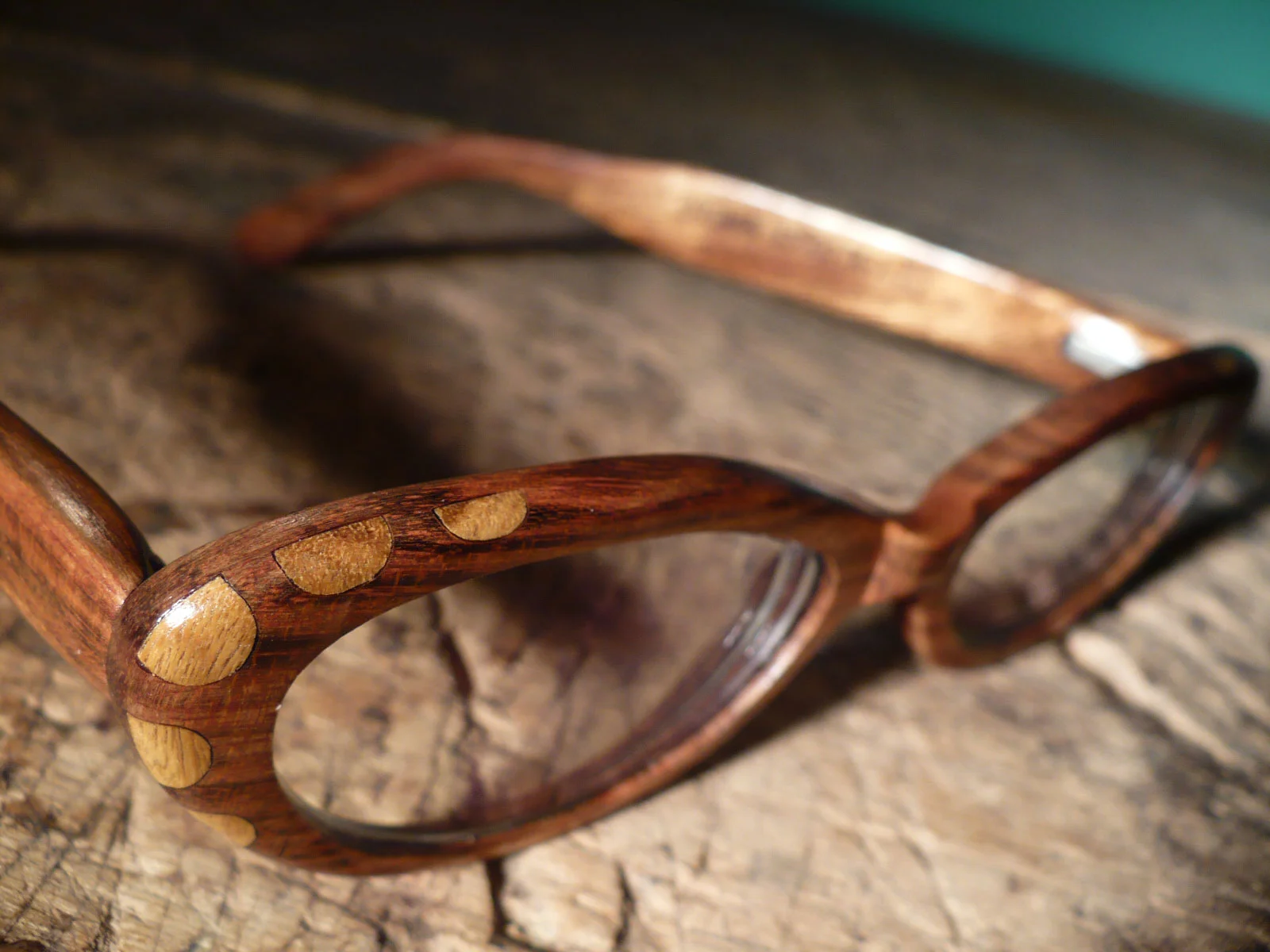 bespoke-wooden-inlaid-eyewear.jpg