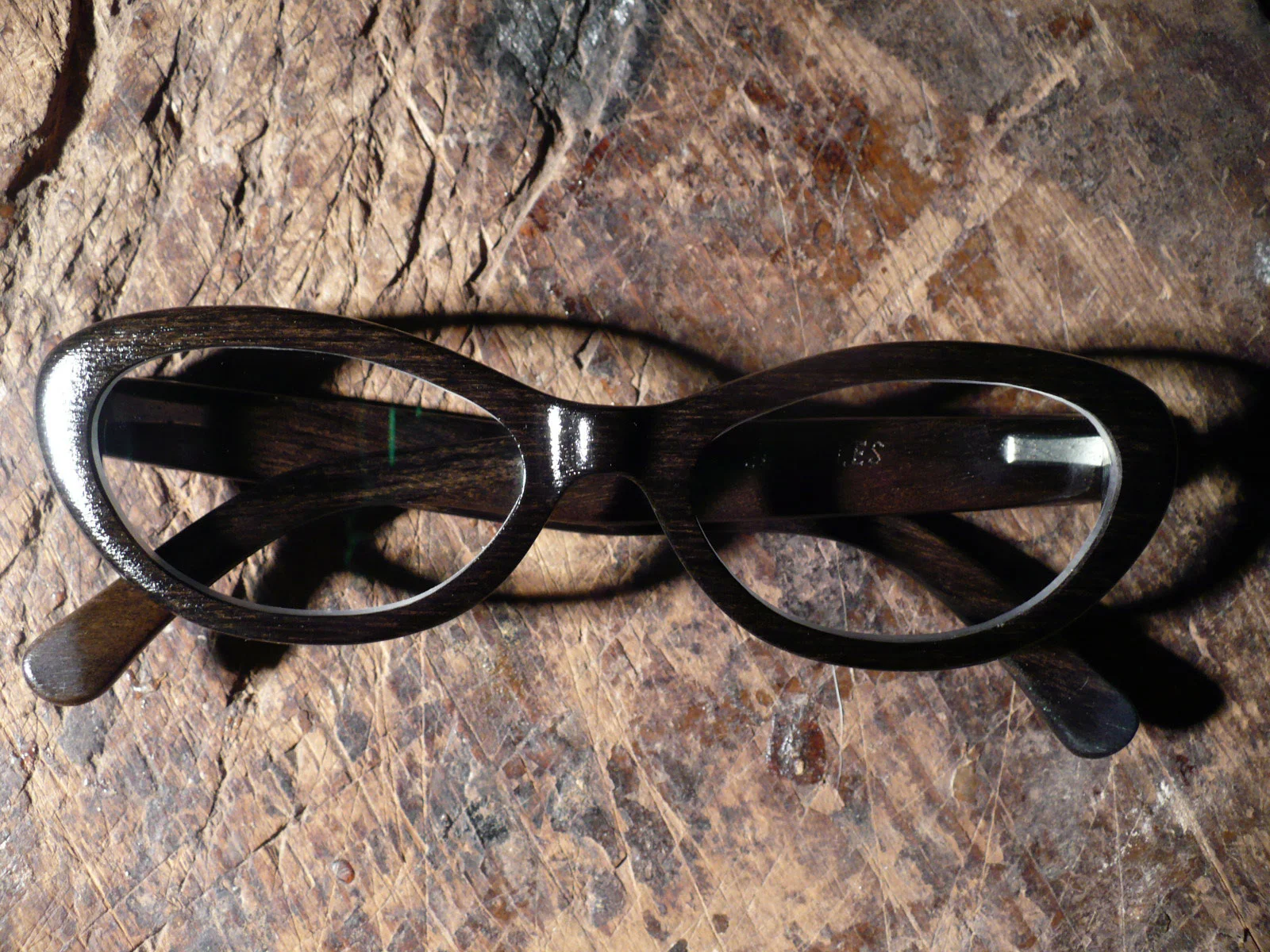 ebony-wood-eyewear.jpg