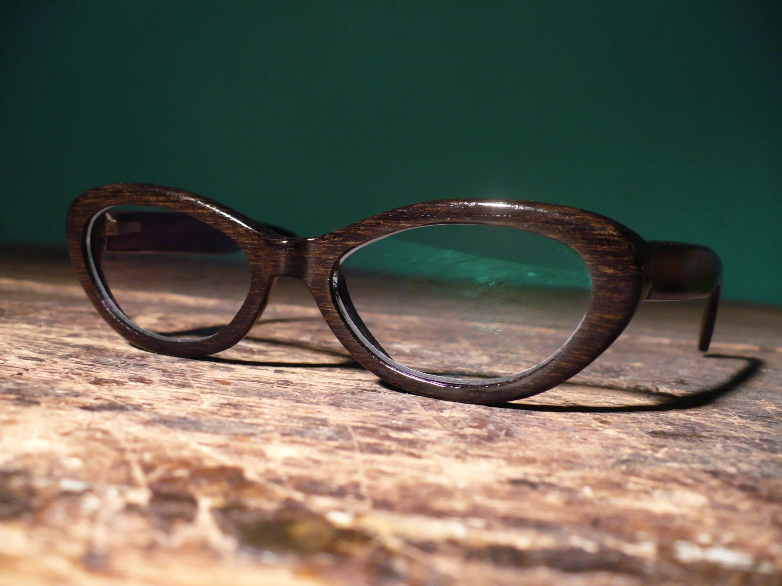 ebony-custom-eyewear-urban-spectacles.jpg