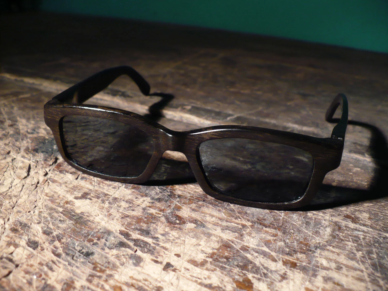 vinatge-inspired-wood-sunglasses.jpg