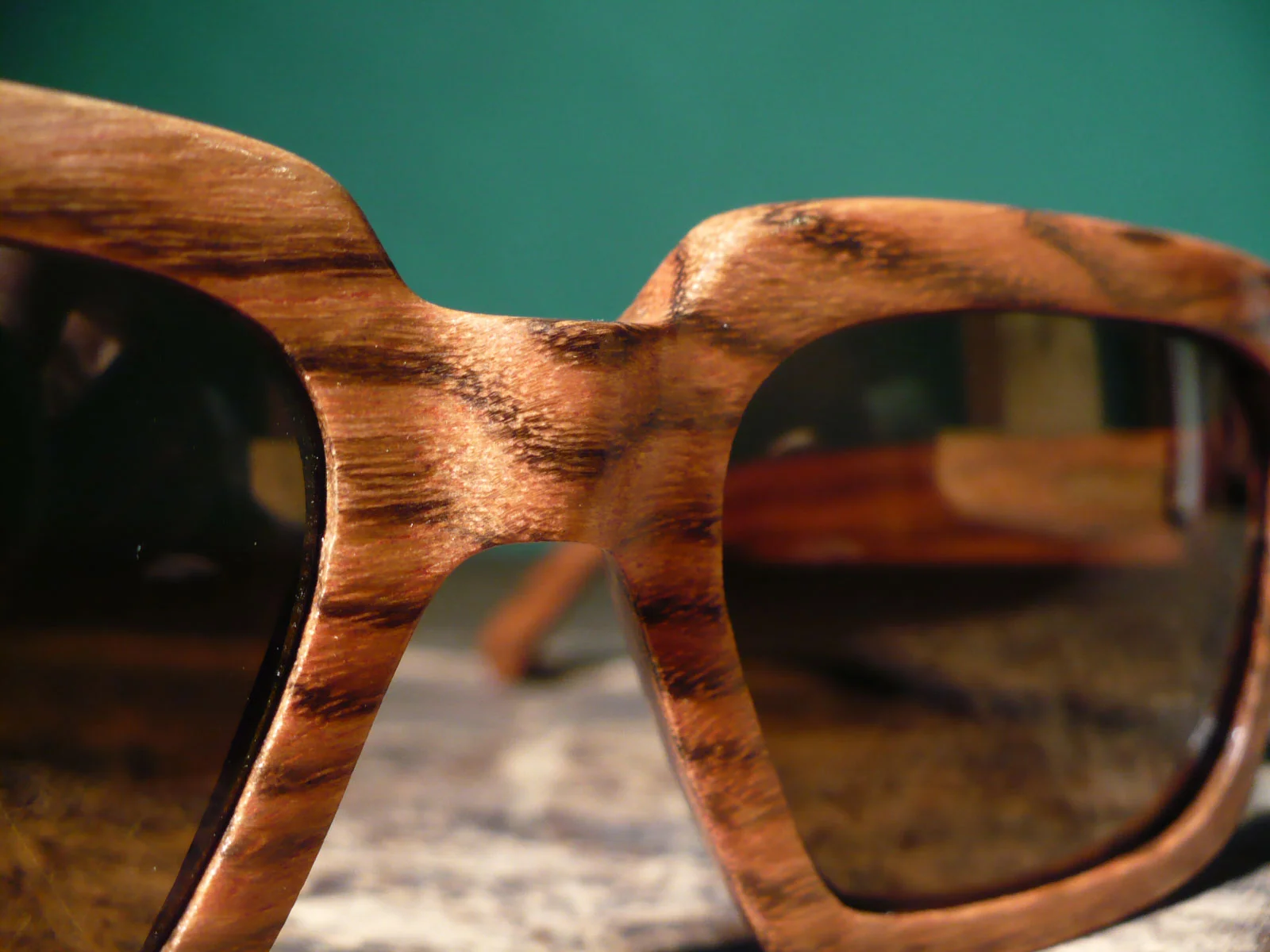 wood-grain-eye-wear.jpg