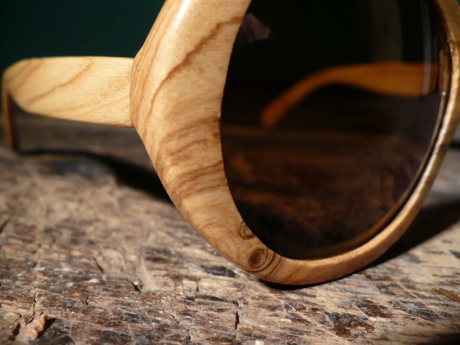 vintage-sunglasses-inspired-olive-wood.jpg