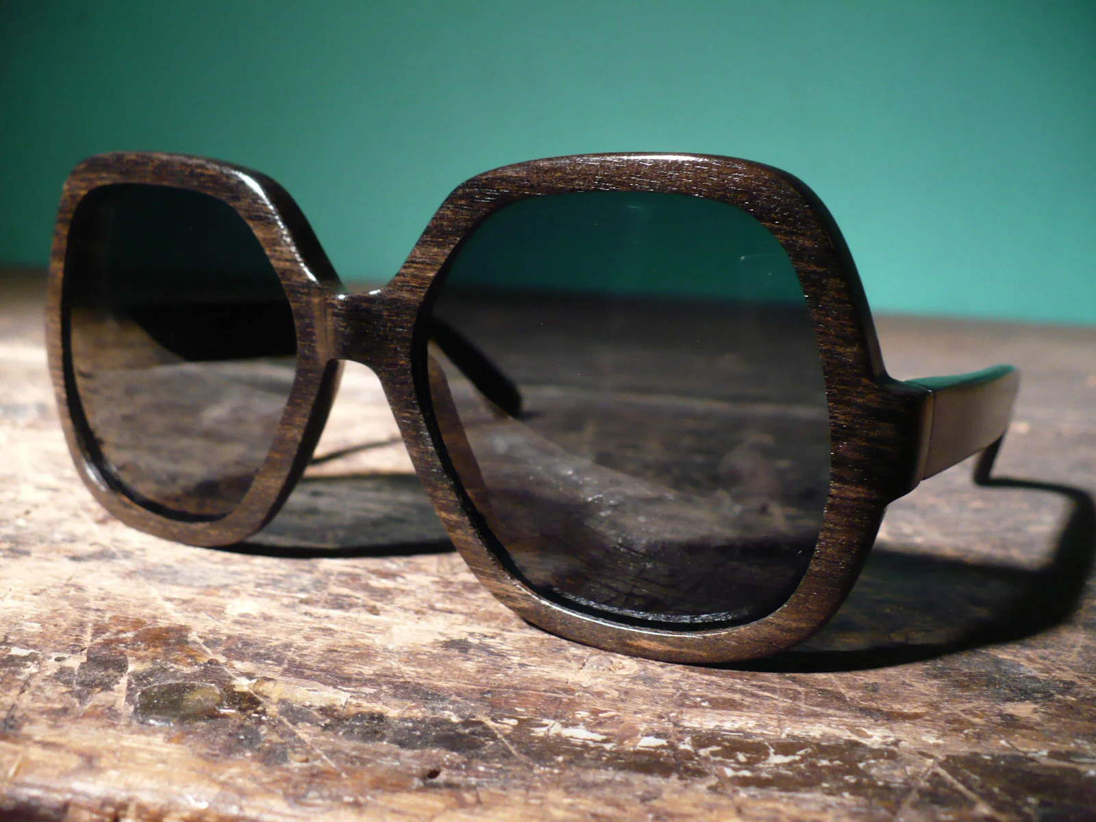 womens-vintage-sunglasses-wood.jpg
