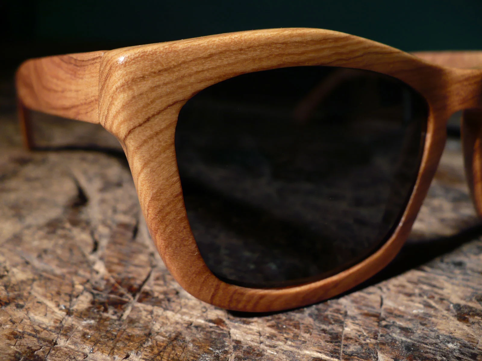 olive-wood-classic-sunglasses.jpg