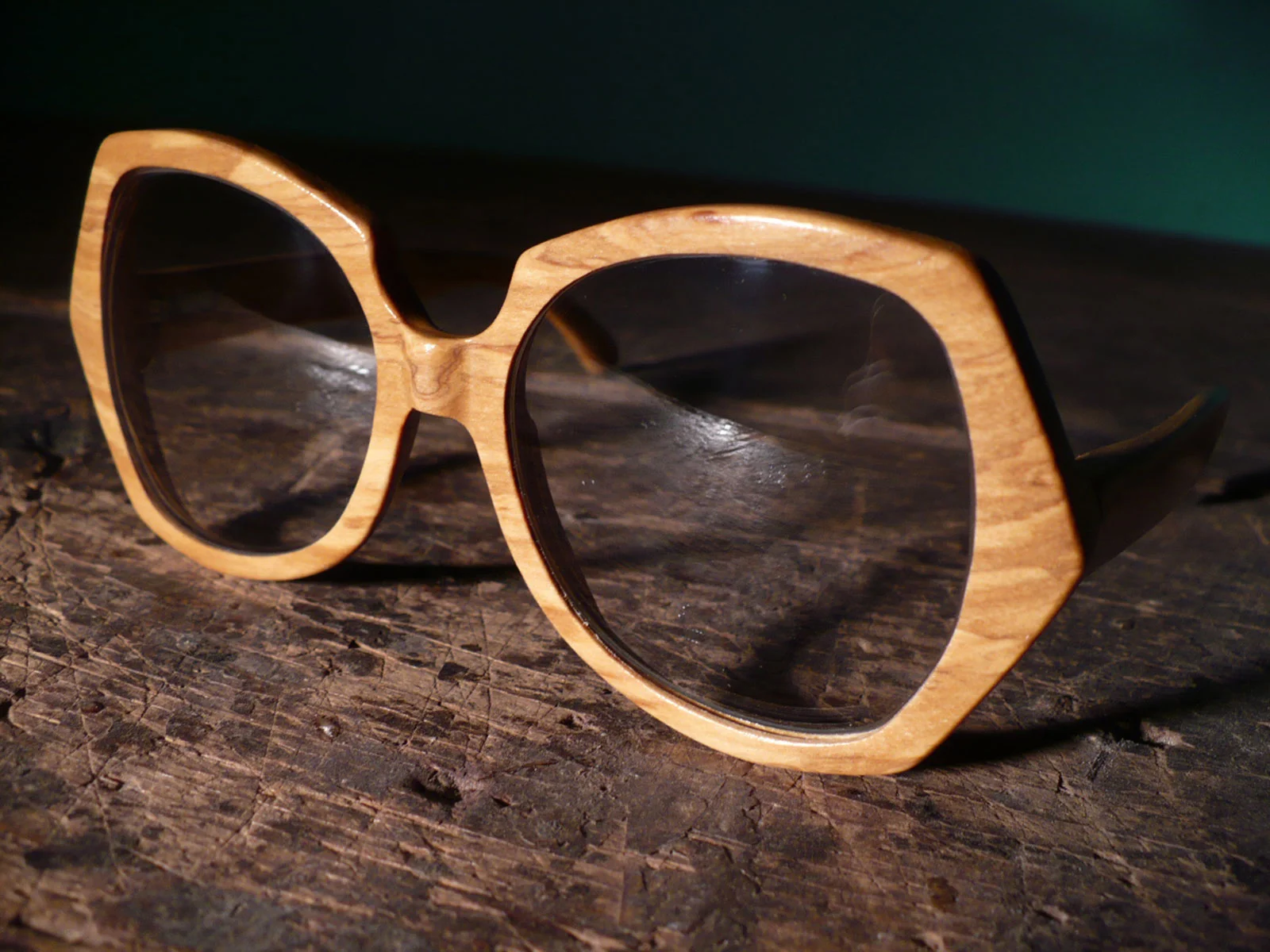 wood-sculpture-eyeglasses-large.jpg