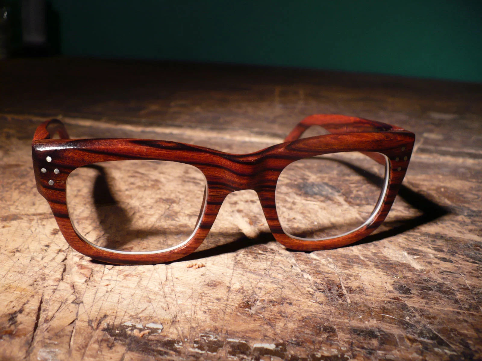 classic-ray-ban-sunglasses-wood.jpg